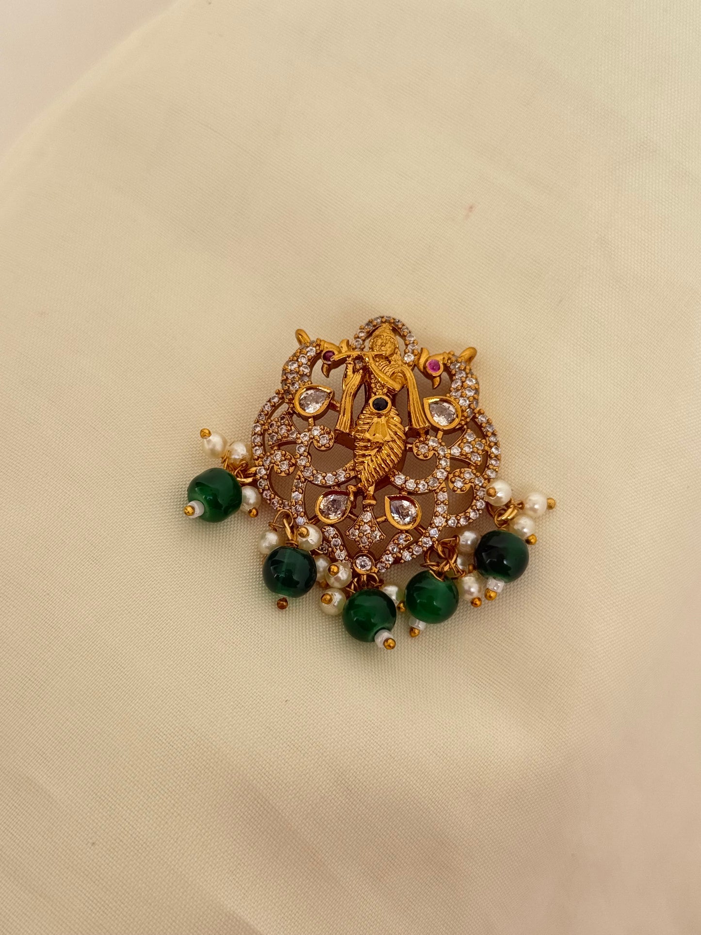 Pd6001 lord Krishna pendant in ruby and green beads