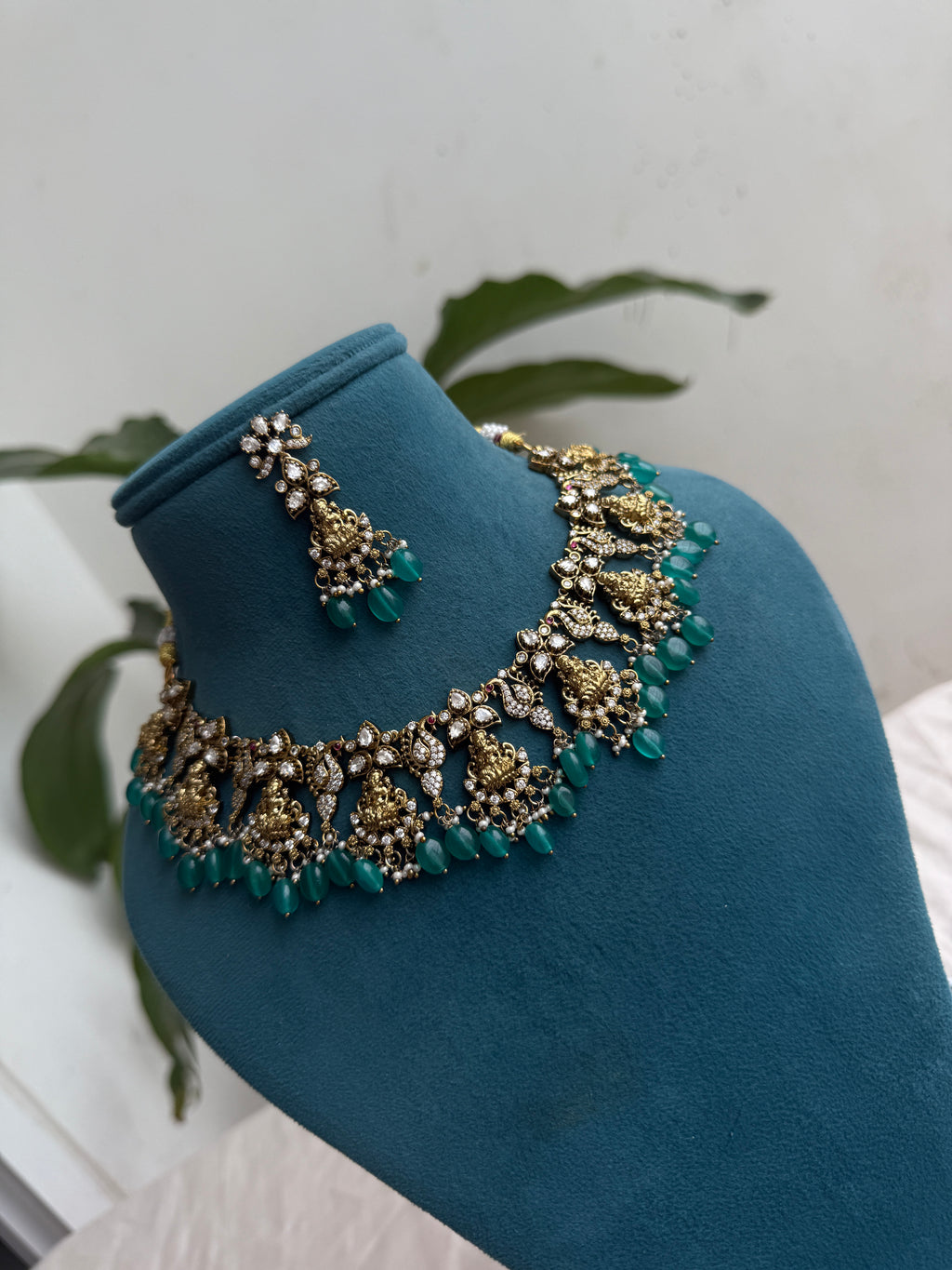 Ns376 Laksmi Devi moissanite neckset