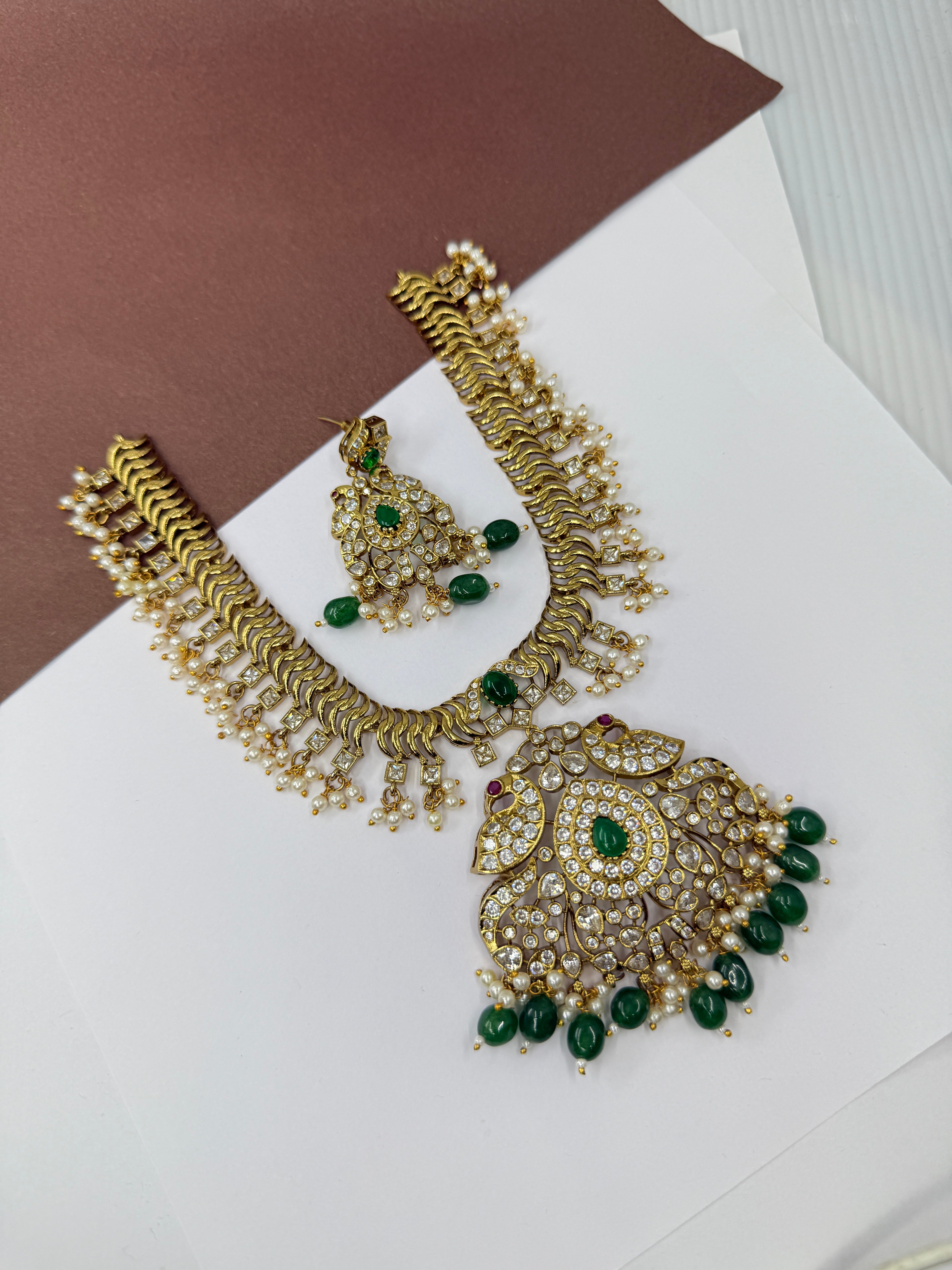 Ns515 uncuts emerald jalebi neckset