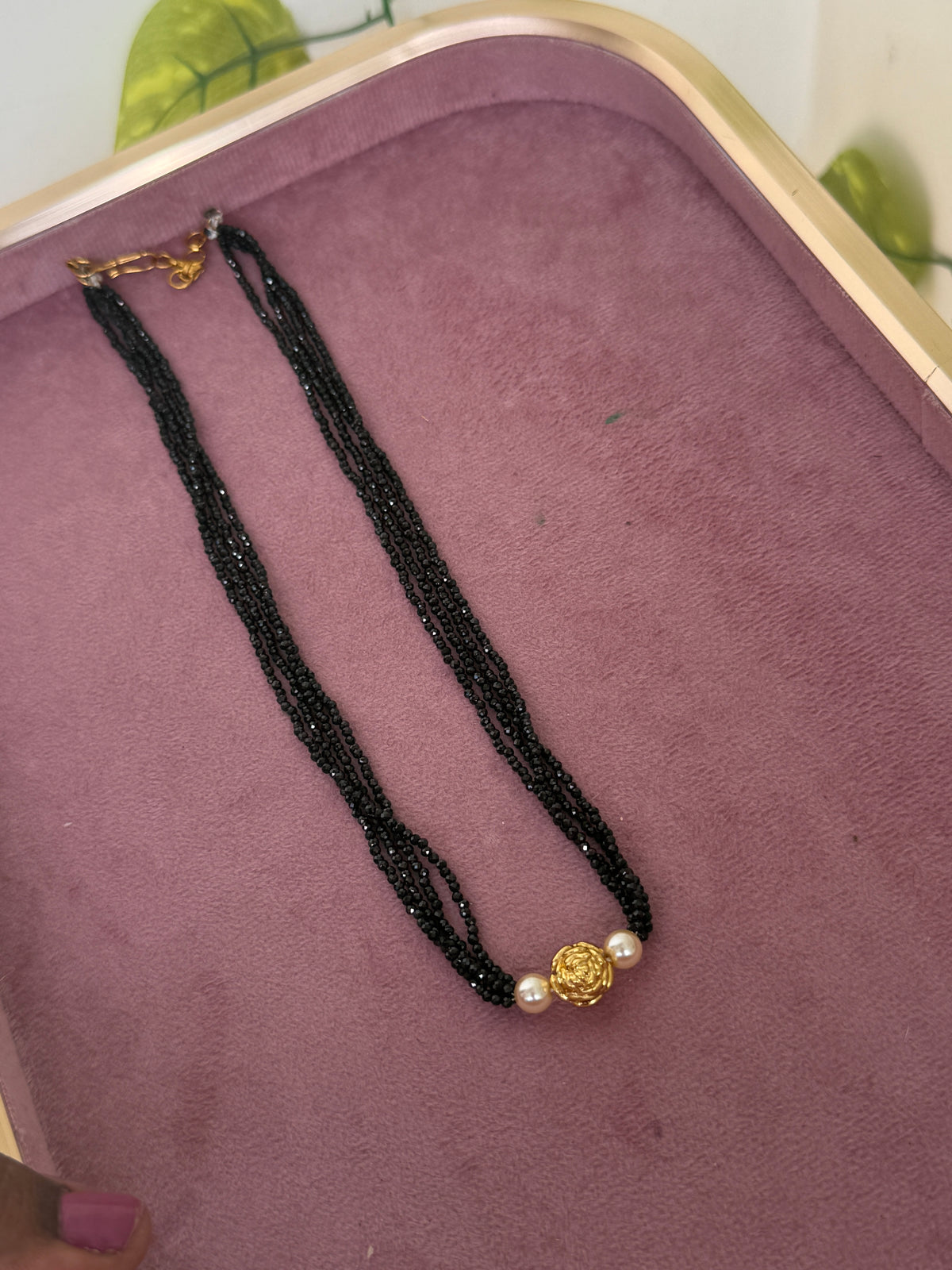 Crystal gold rose pearl 16 inches 4 layers black beads bb365