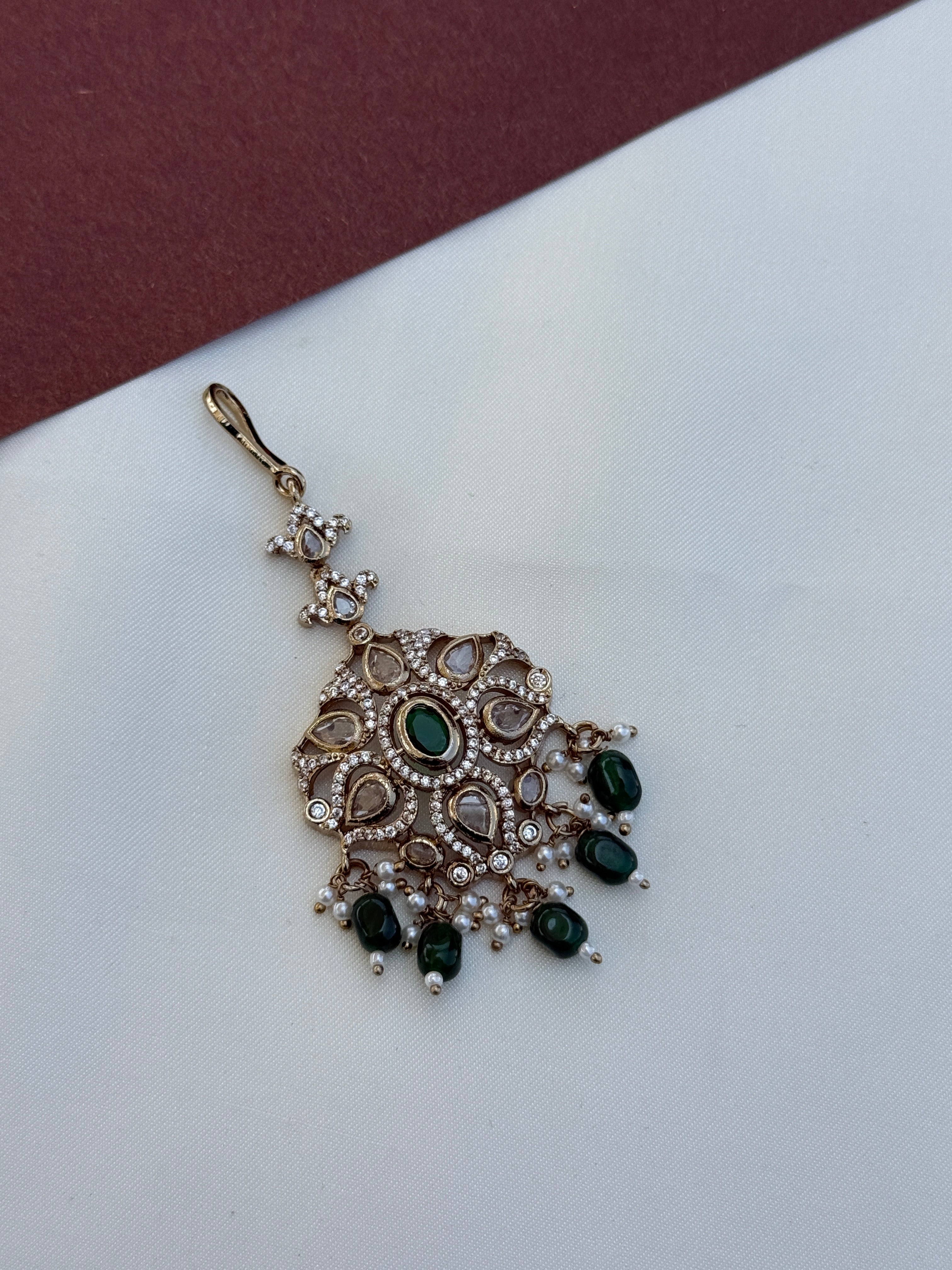Tk709 victorian tikka with green beads