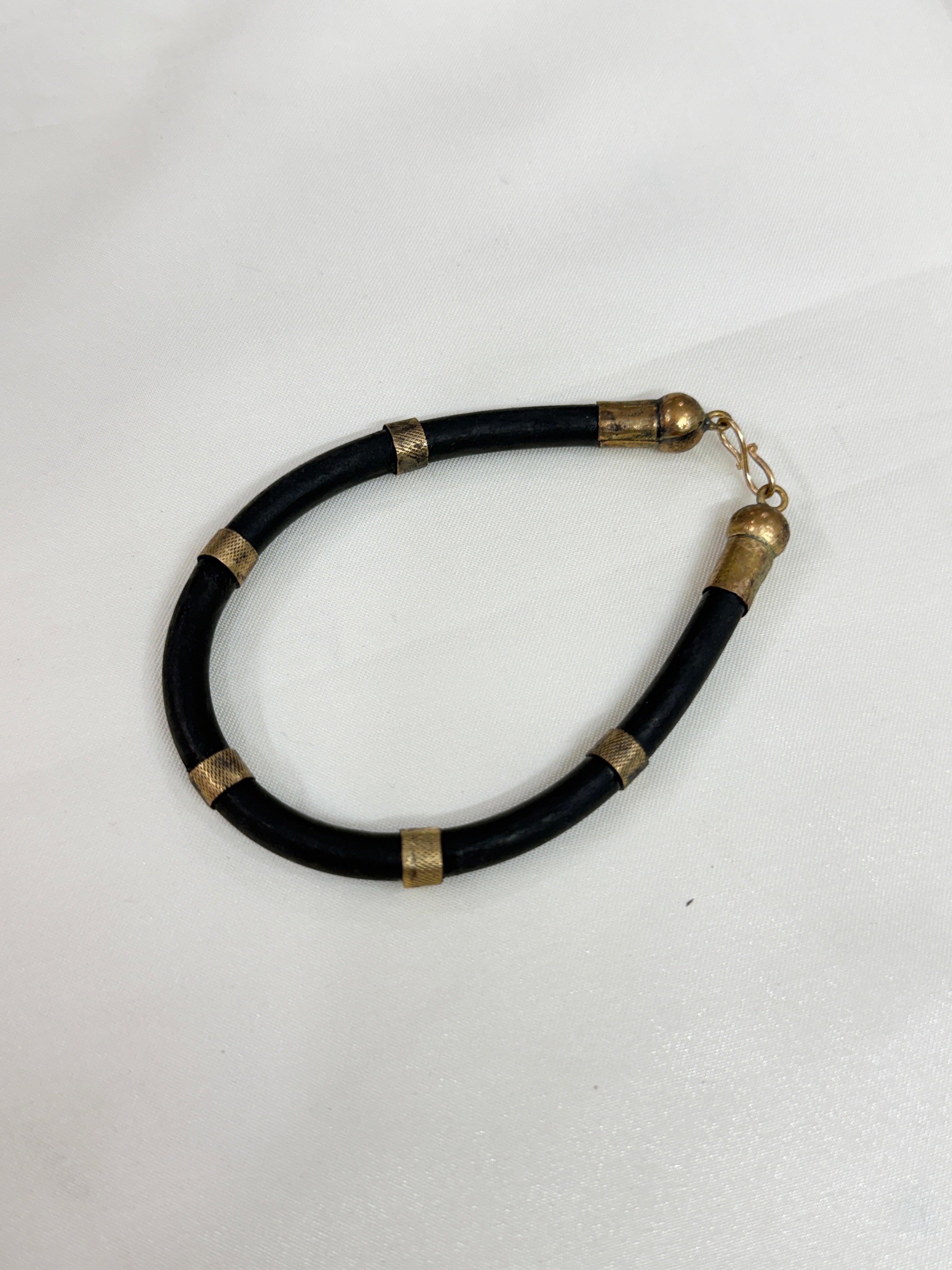 Eh001 panchaloham black rubber kada