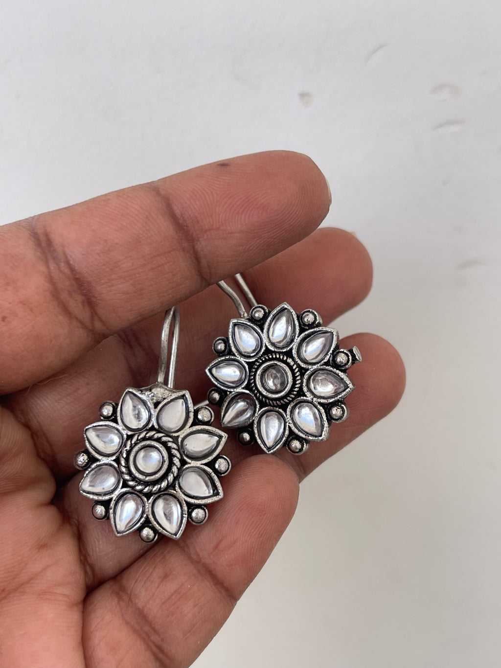 Oxidised flower hooks lightweight