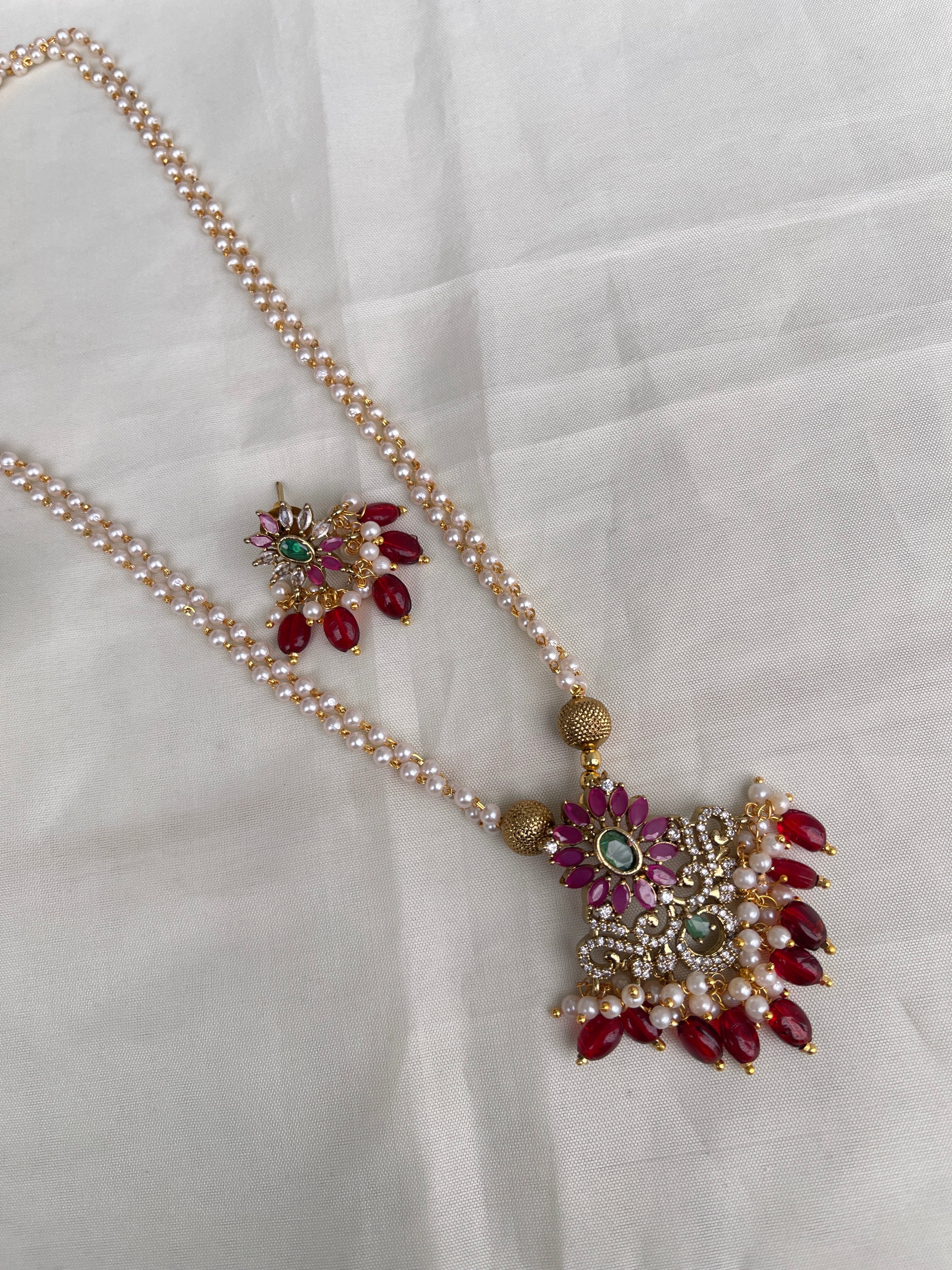 2 lines Pearl chain pendant with earrings
