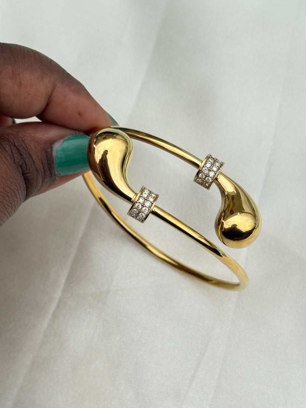 Ab581 anti tarnish infinity bloom with stone 2:4 to 2:6 size opeanable kada bracelet