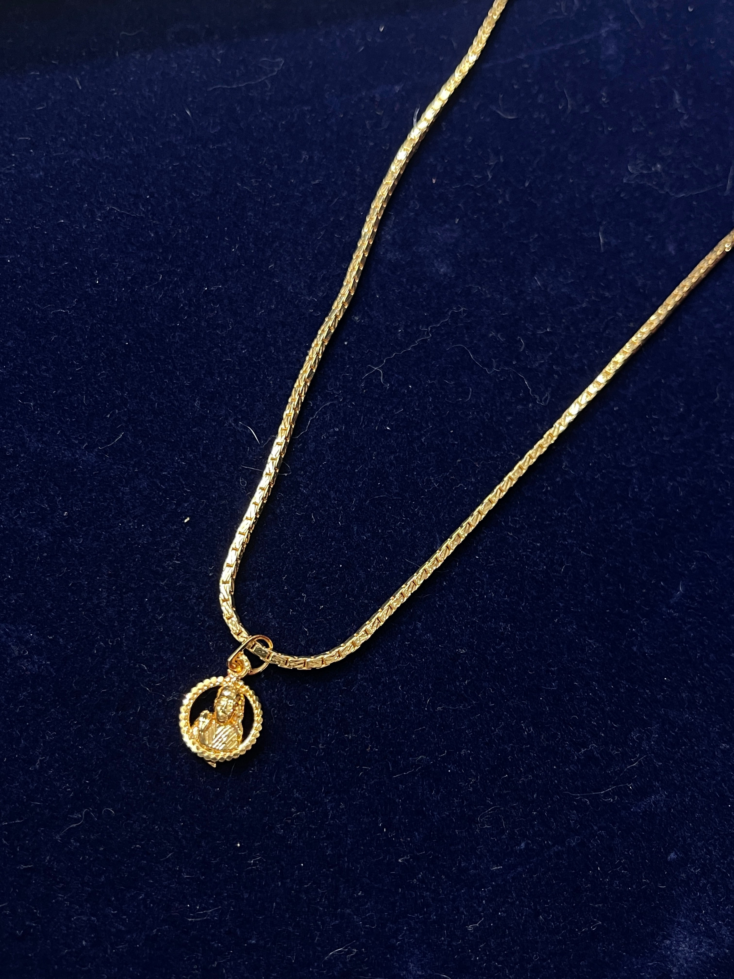 Daily wear chain with Sai Baba pendant ..!
Color won't fade Dc1651