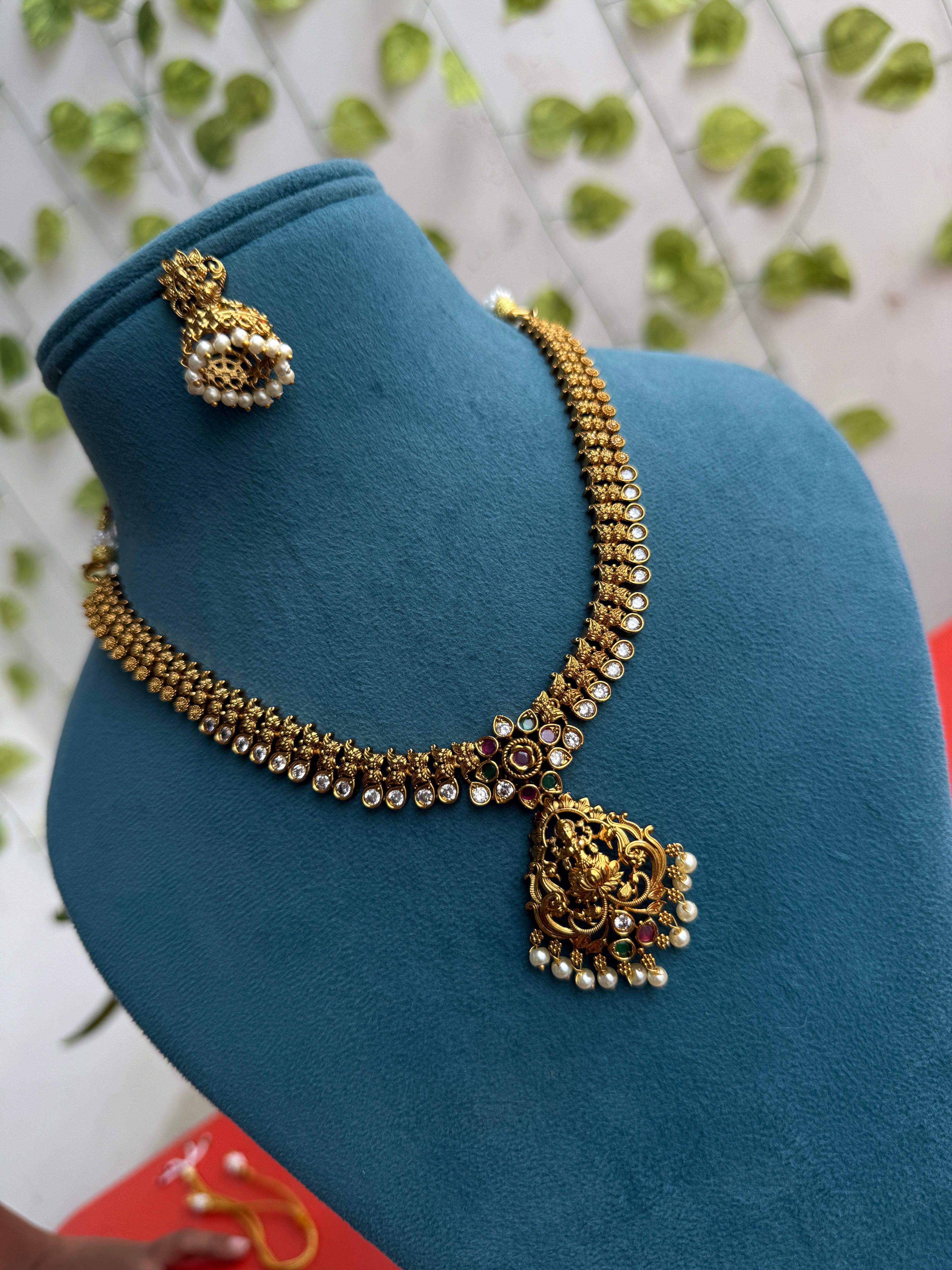 Ns918 multi Lakshmi devi pendant short neckset with earrings