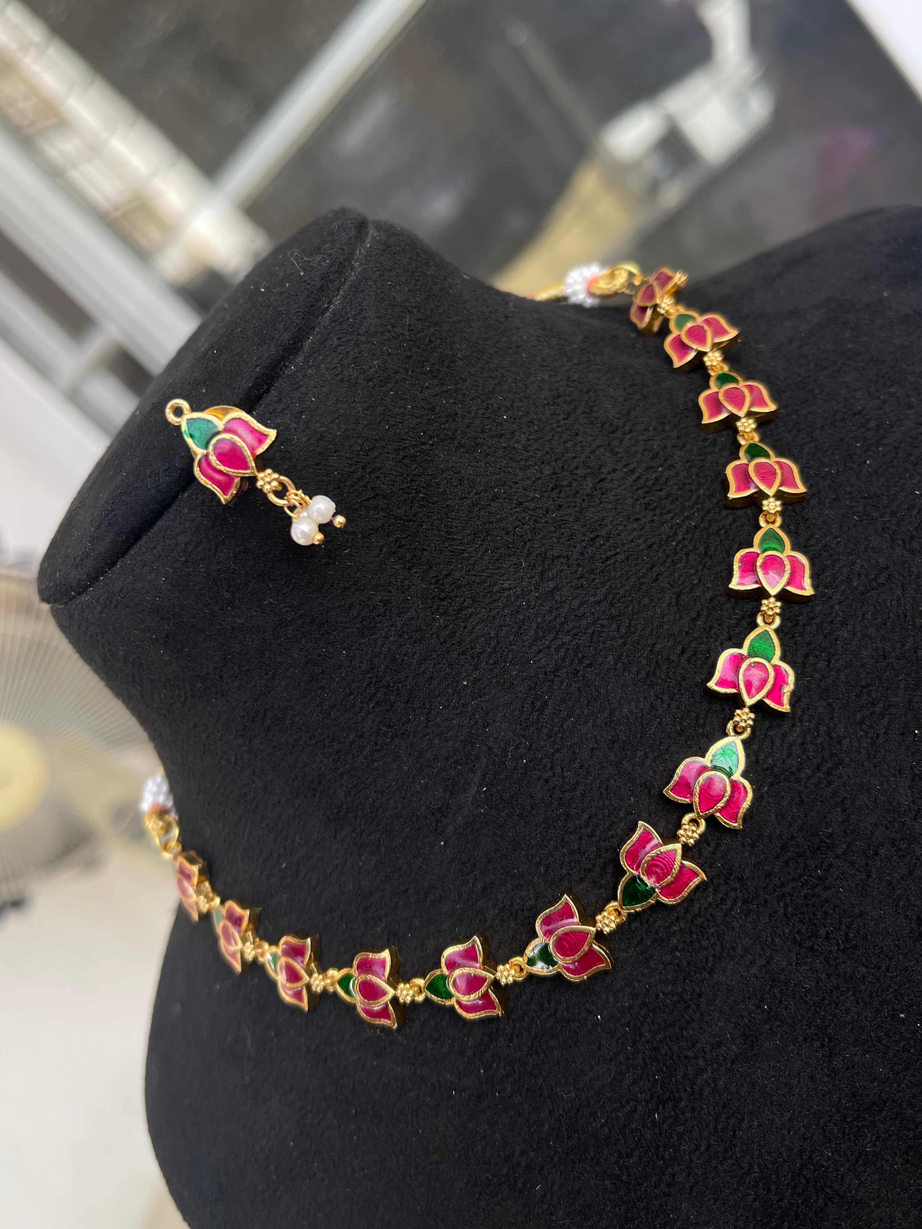 Jadau Kundan neckset