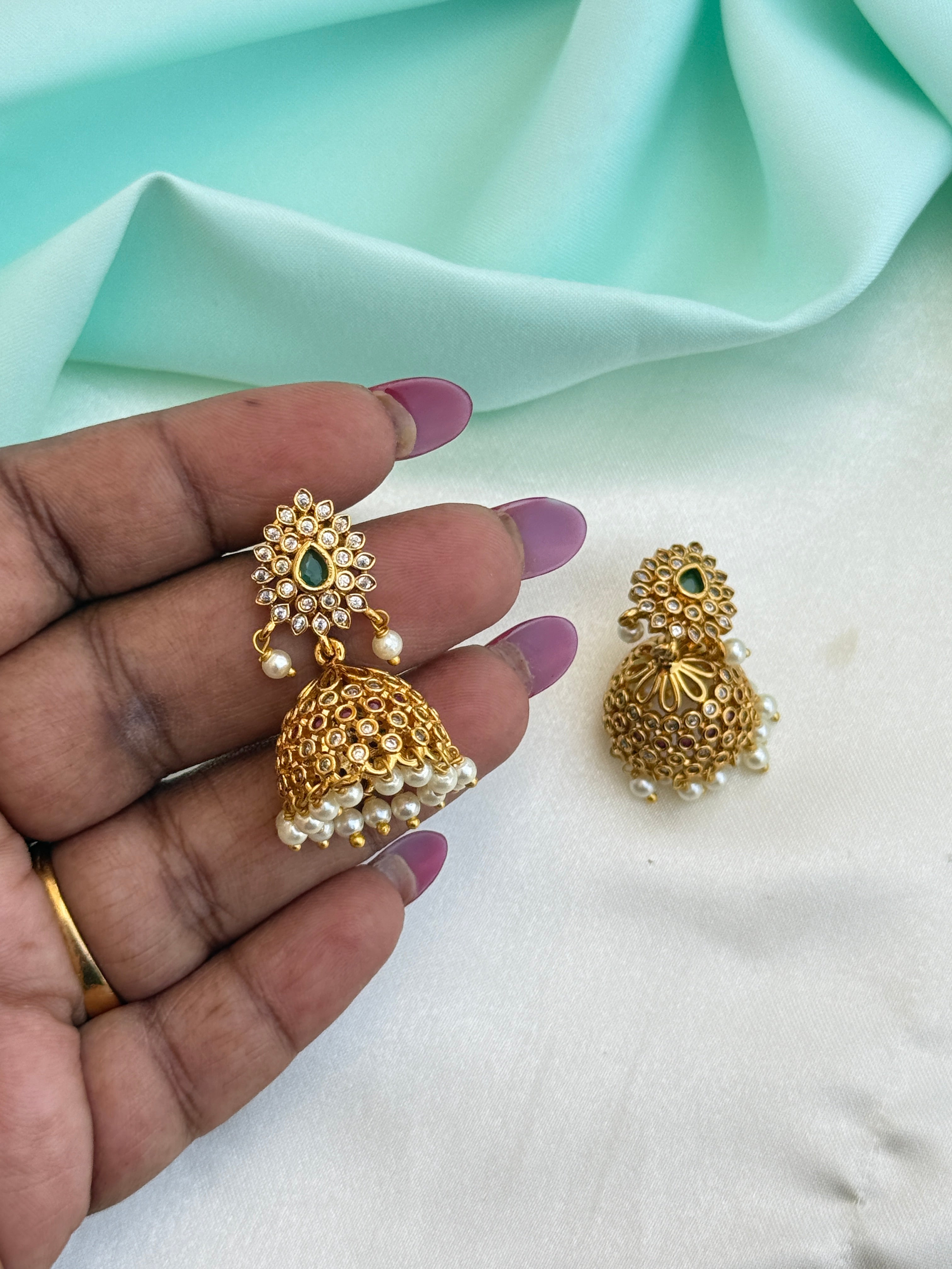 Er249 small butta earrings