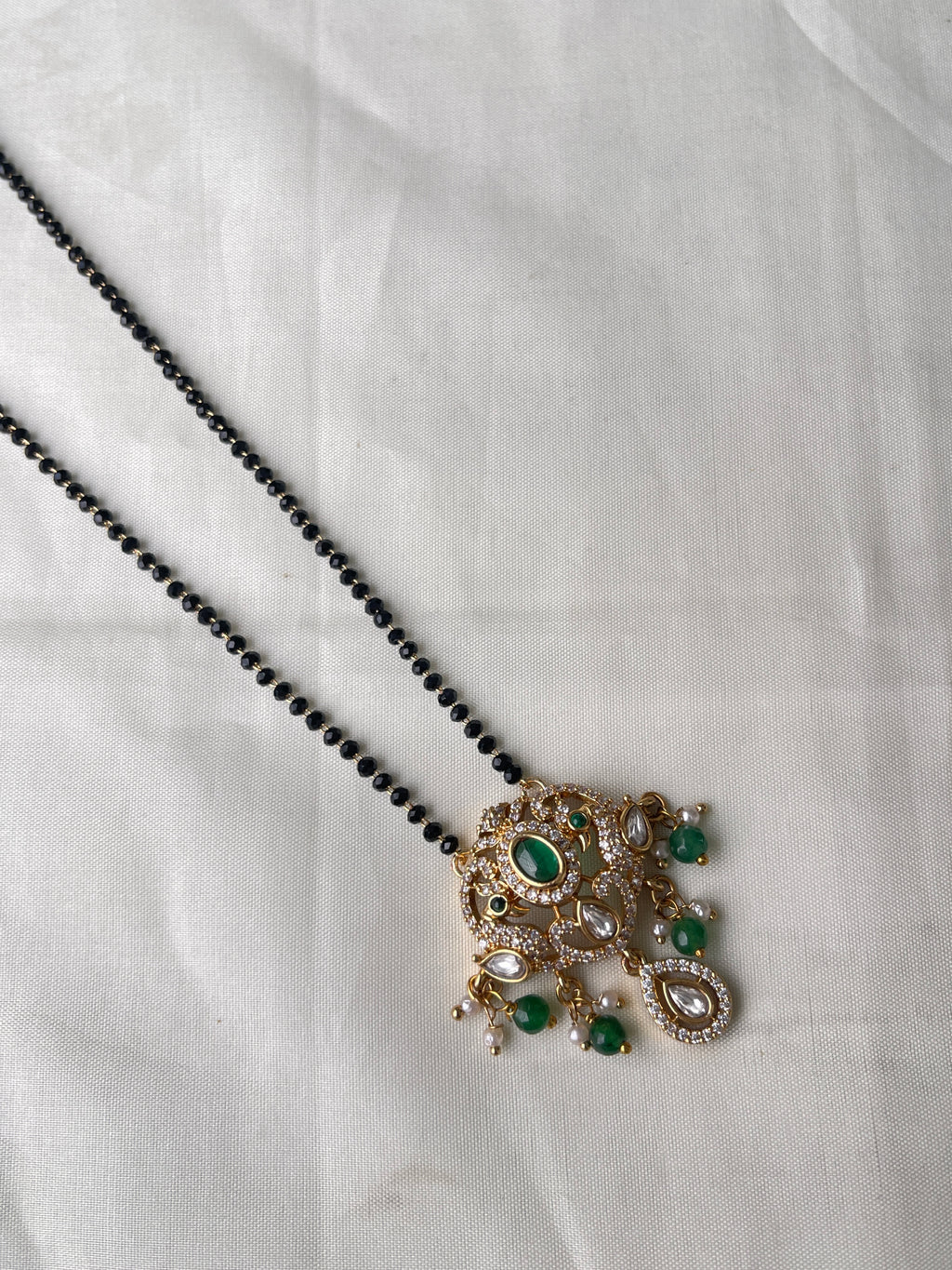 Single line short blackbeads with Moissanite pendant