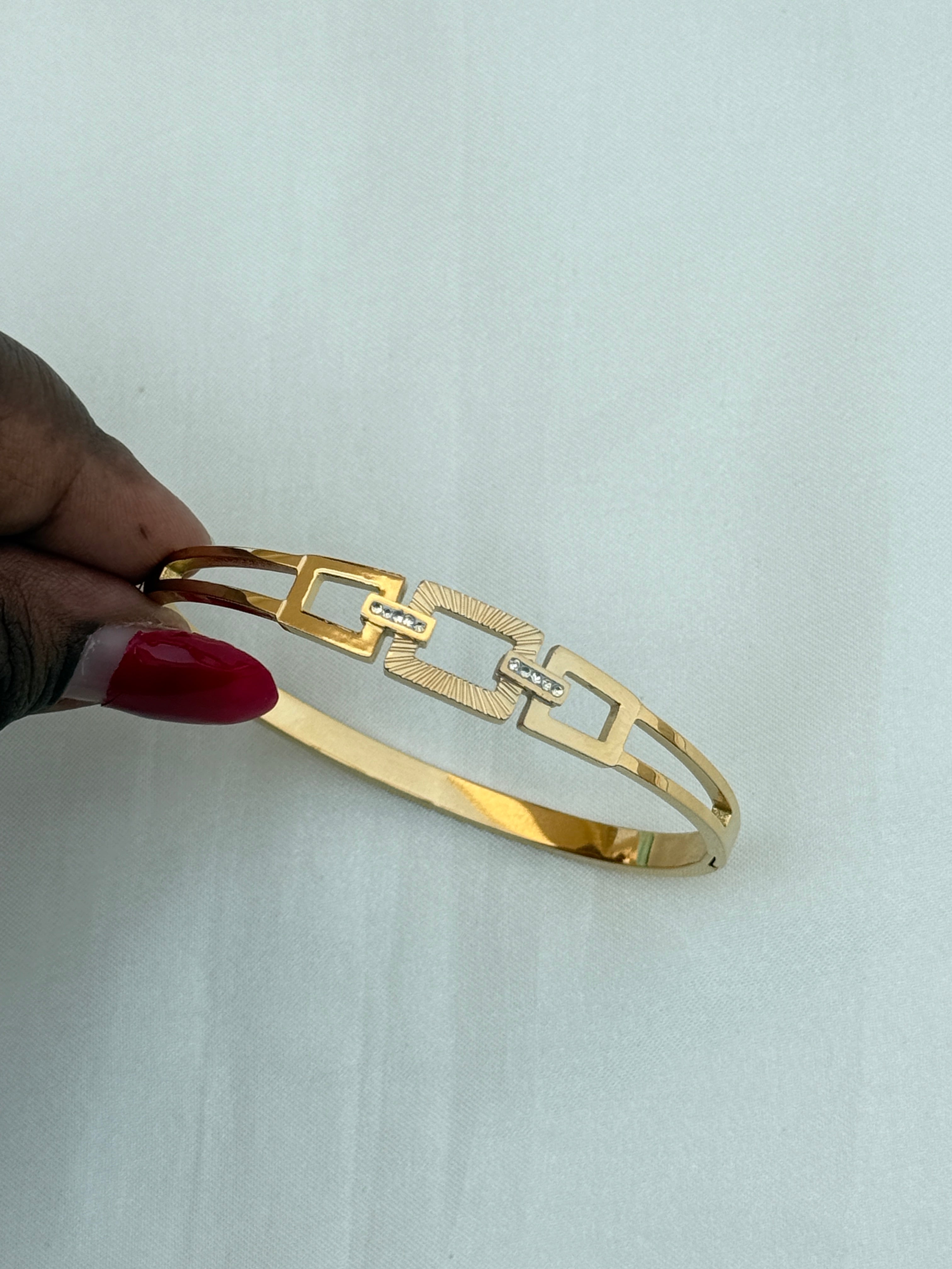 Ab562 anti tarnish openable bracelet
