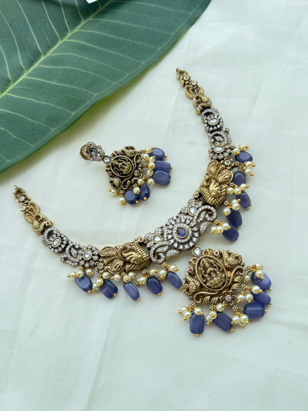 Ns251 Victorian purple beads neckset