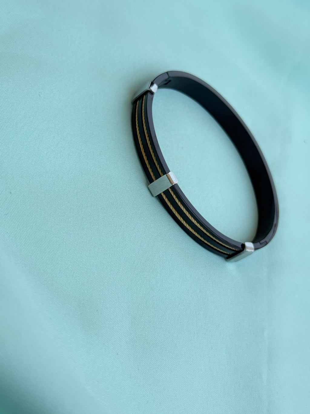 Mn023 openable anti tarnish black and gold kada bracelet