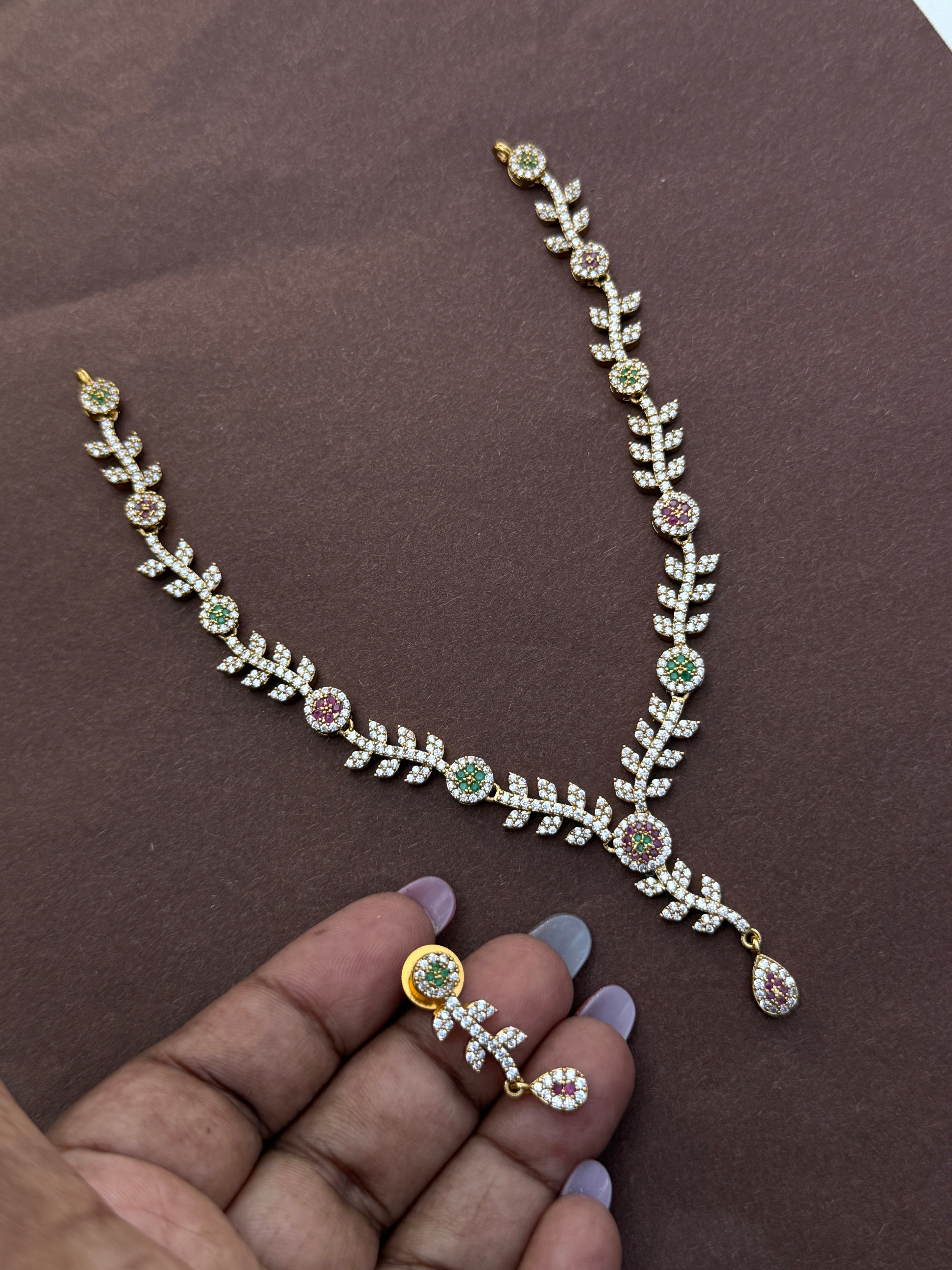 Ns606 leaf multi short neckset