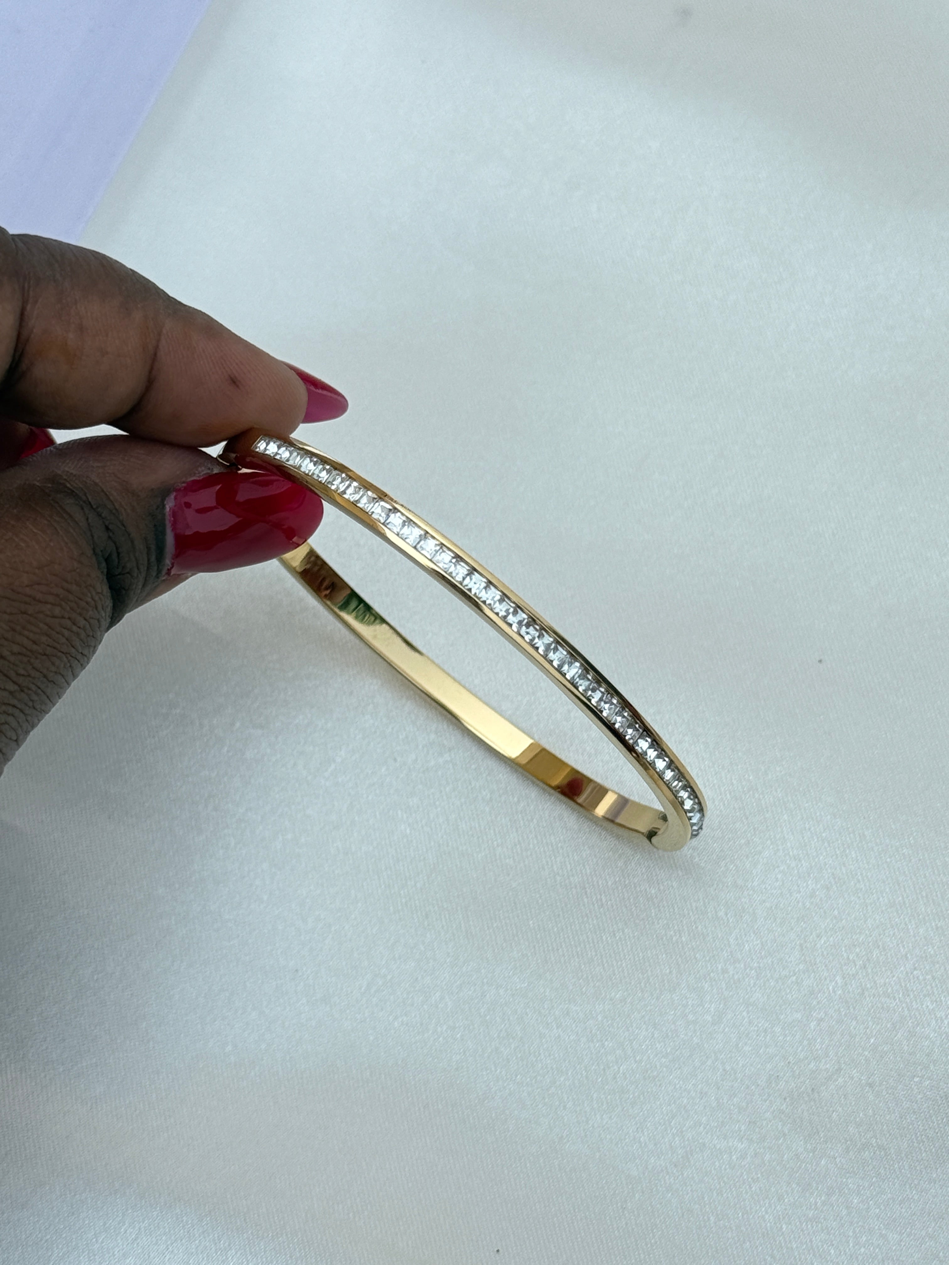 Ab073 anti tarnish openable stone bracelet