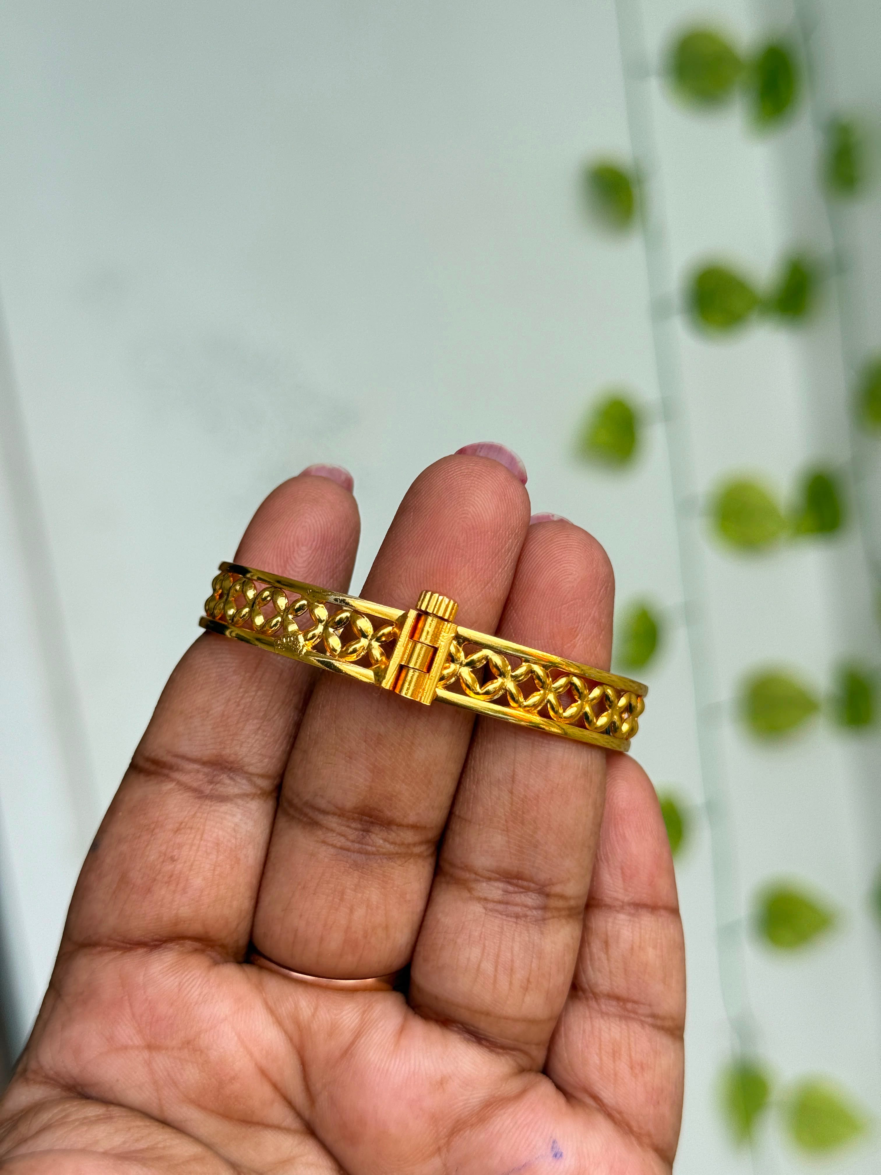 Kd067 Micropolish Openable Screw type kids bangles