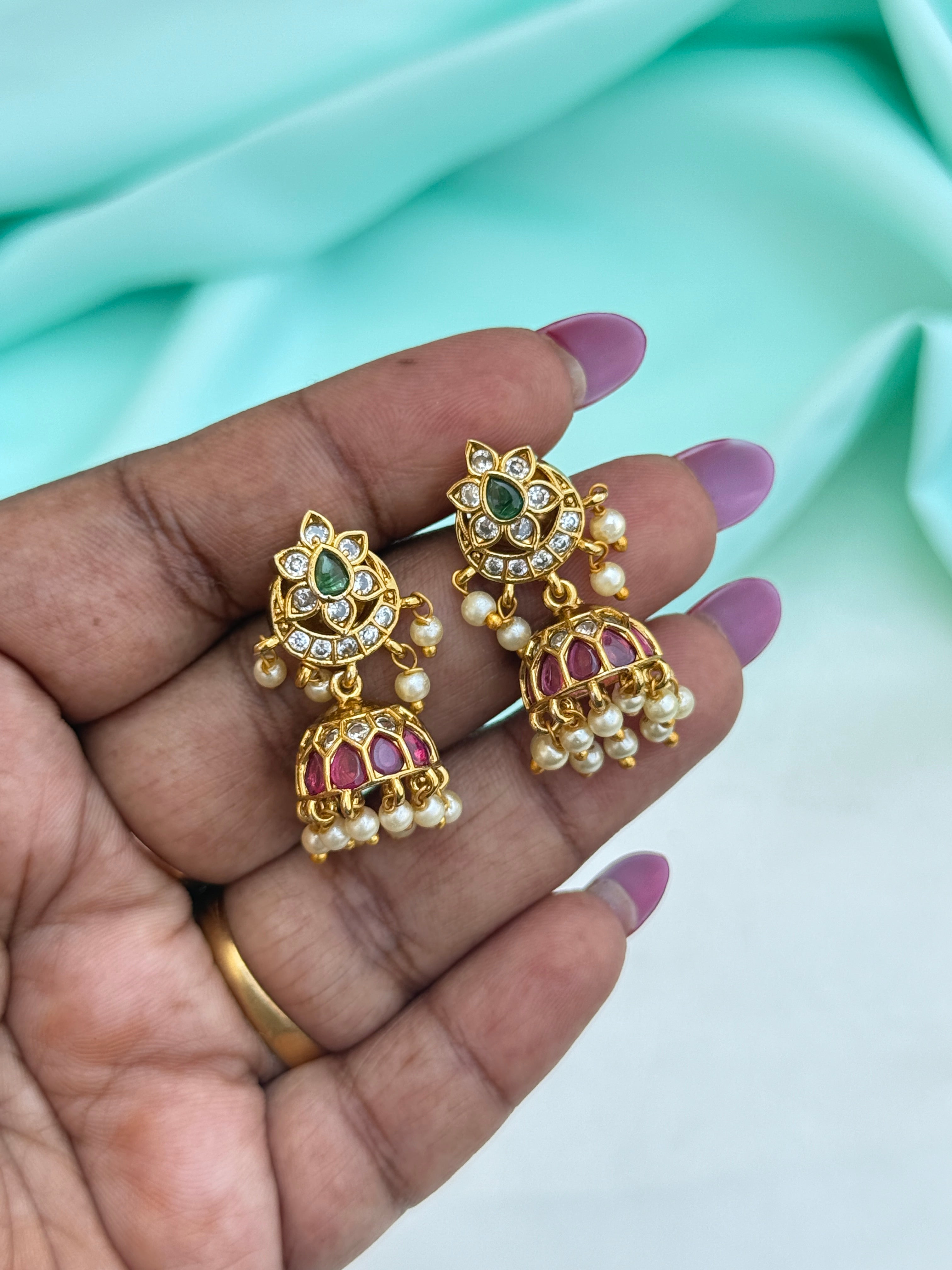 Er239 kemp small butta earrings