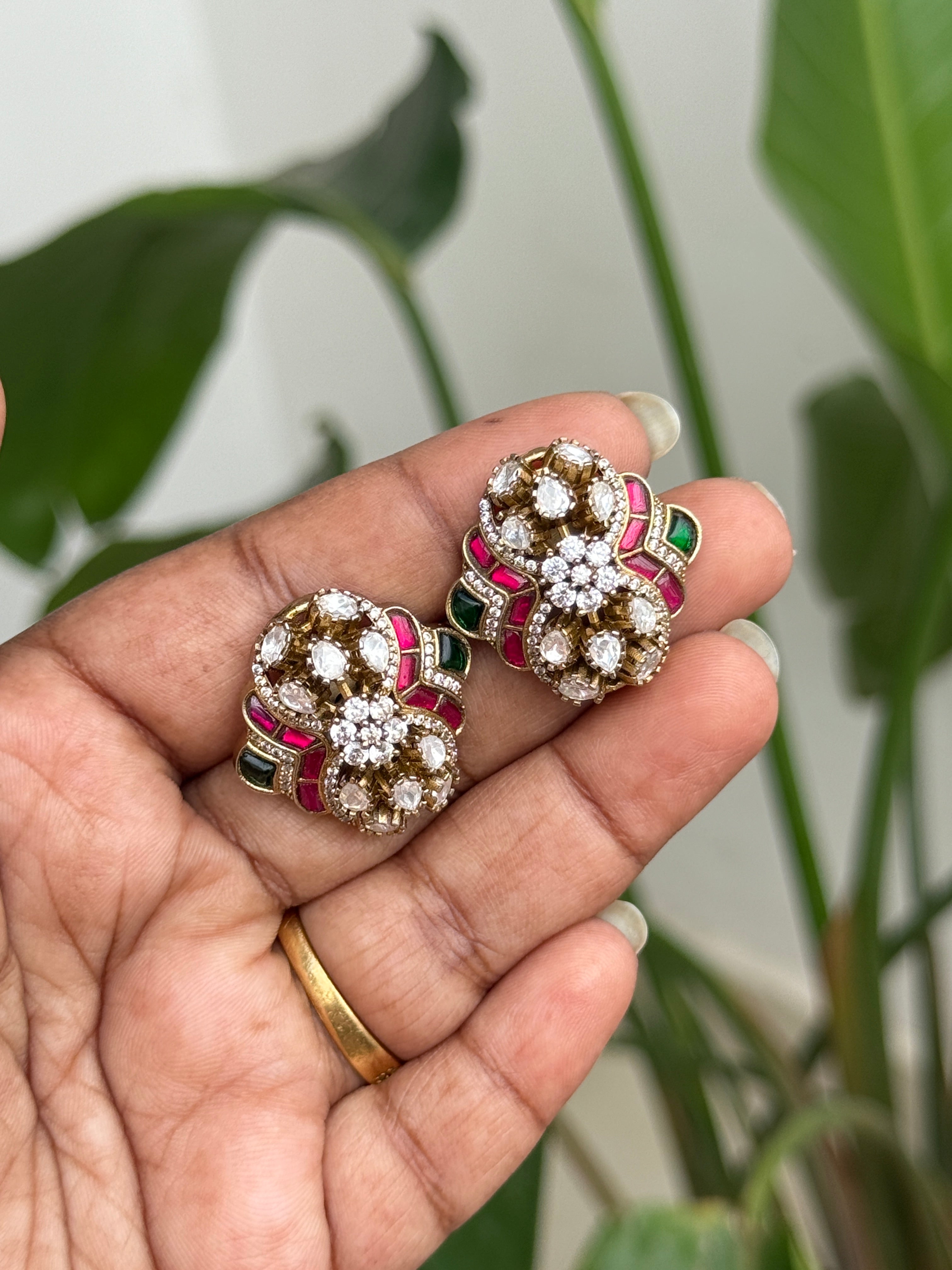 St017 jadau Kundan moissanite studs
