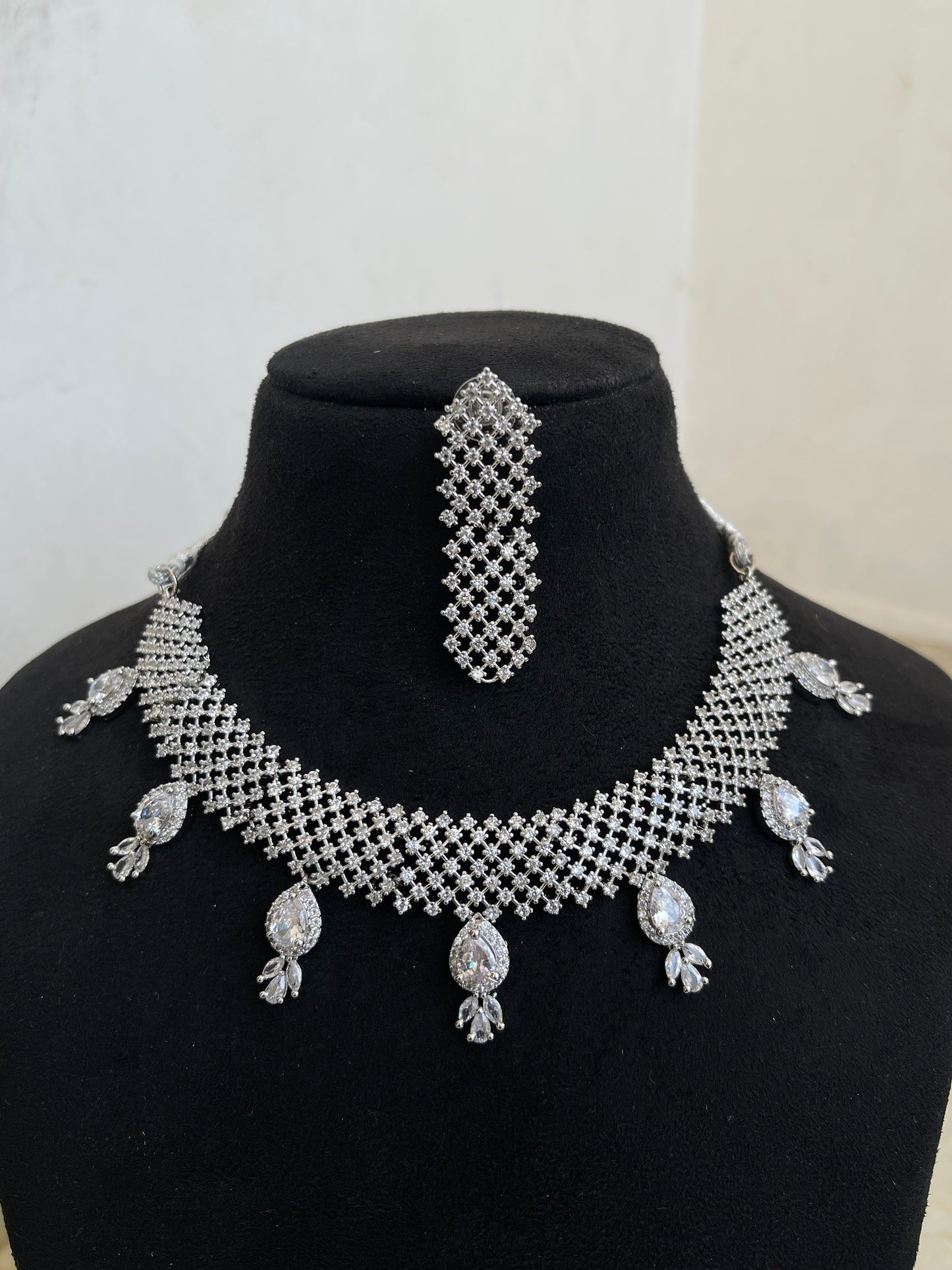 7 drops diamond finish neckset with earrings