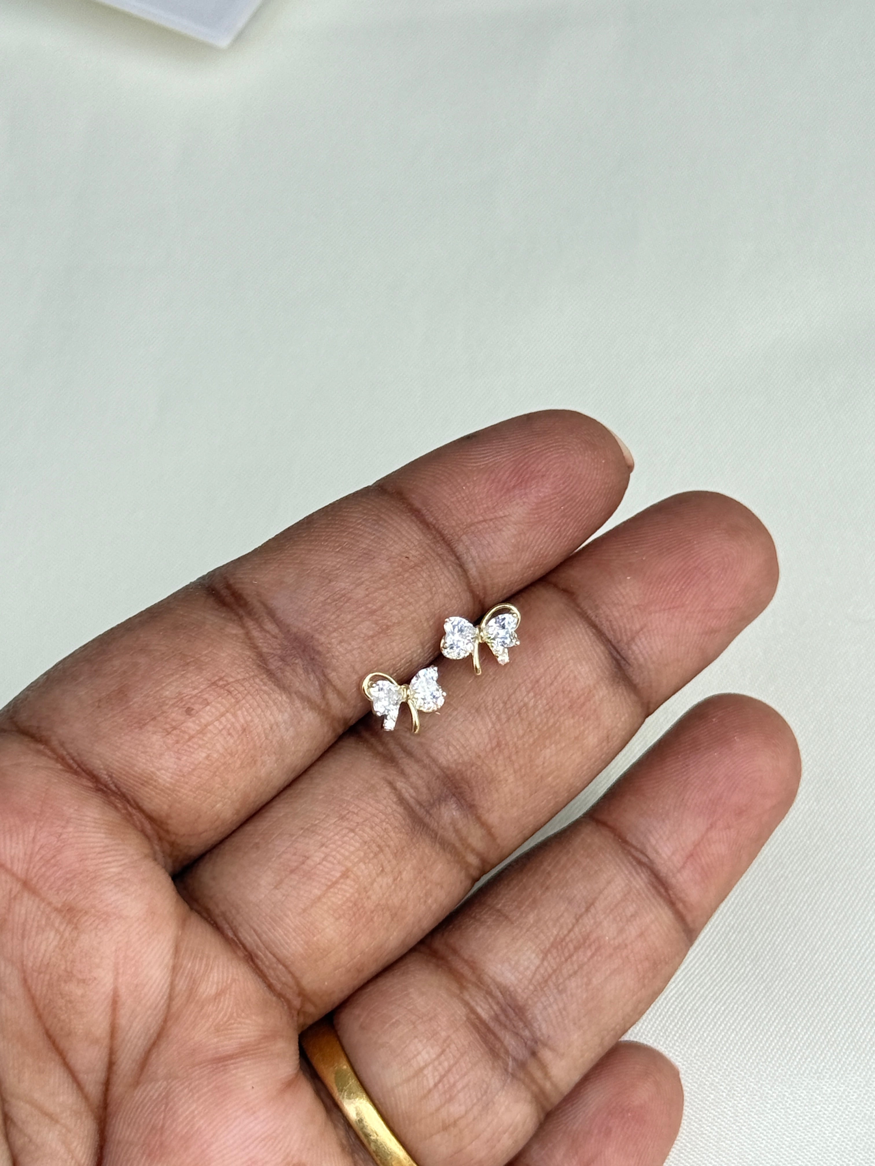 Se005 92.5 silver hallmark bow studs