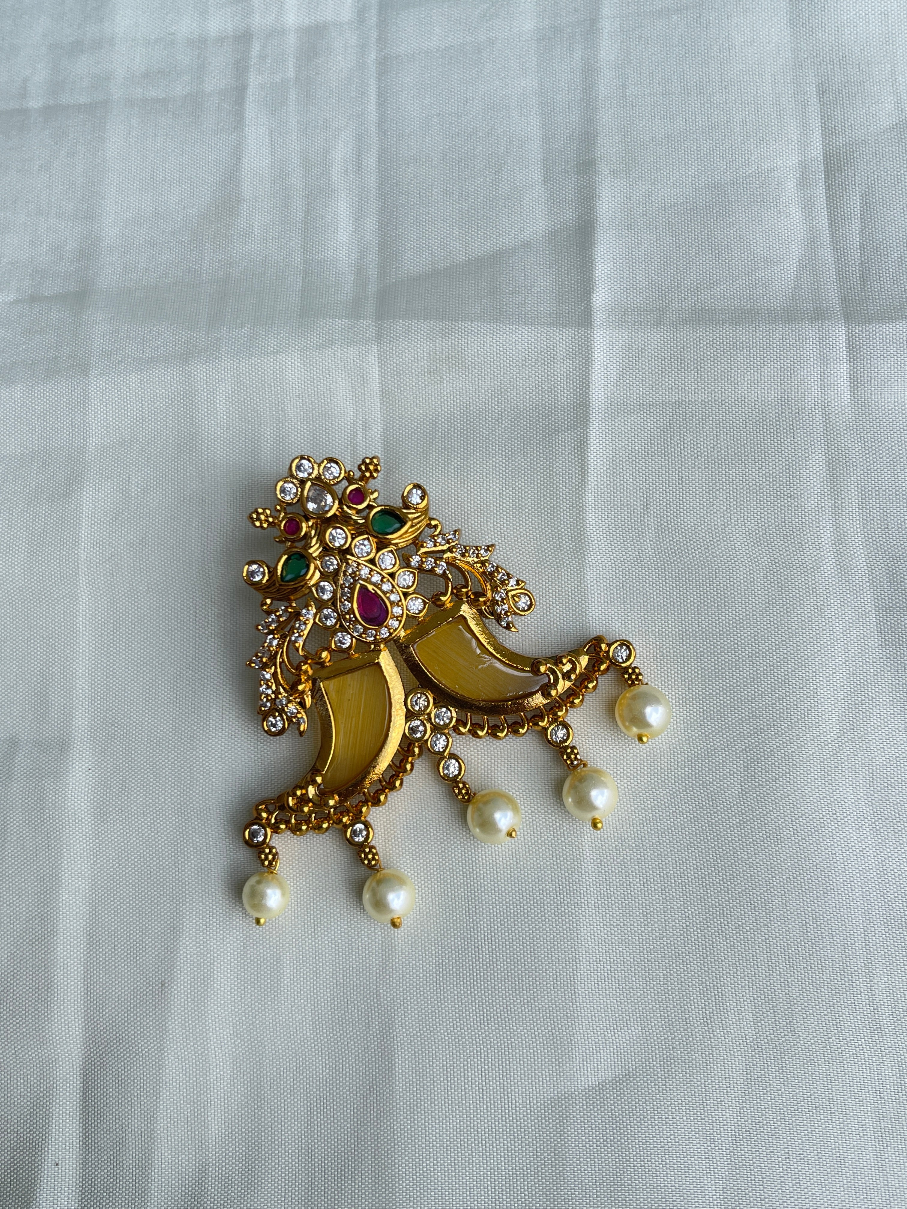 Puligoru pendant