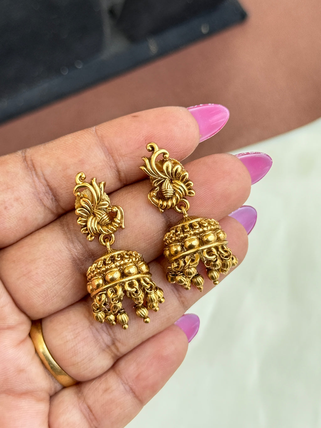 Er56 peacock gold ball butta Earrings