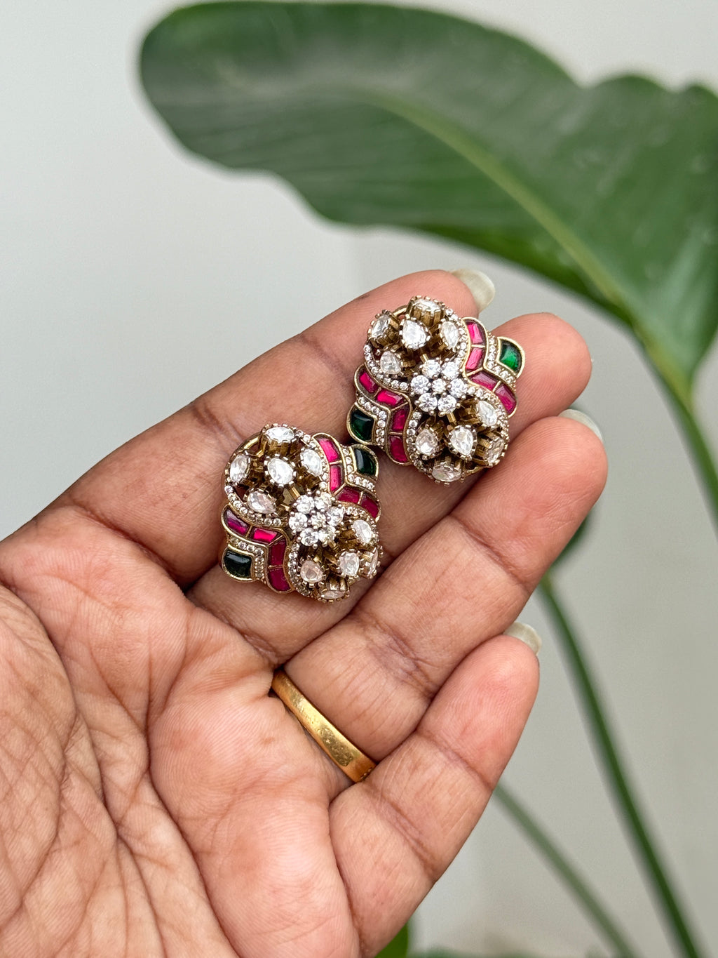 St017 jadau Kundan moissanite studs