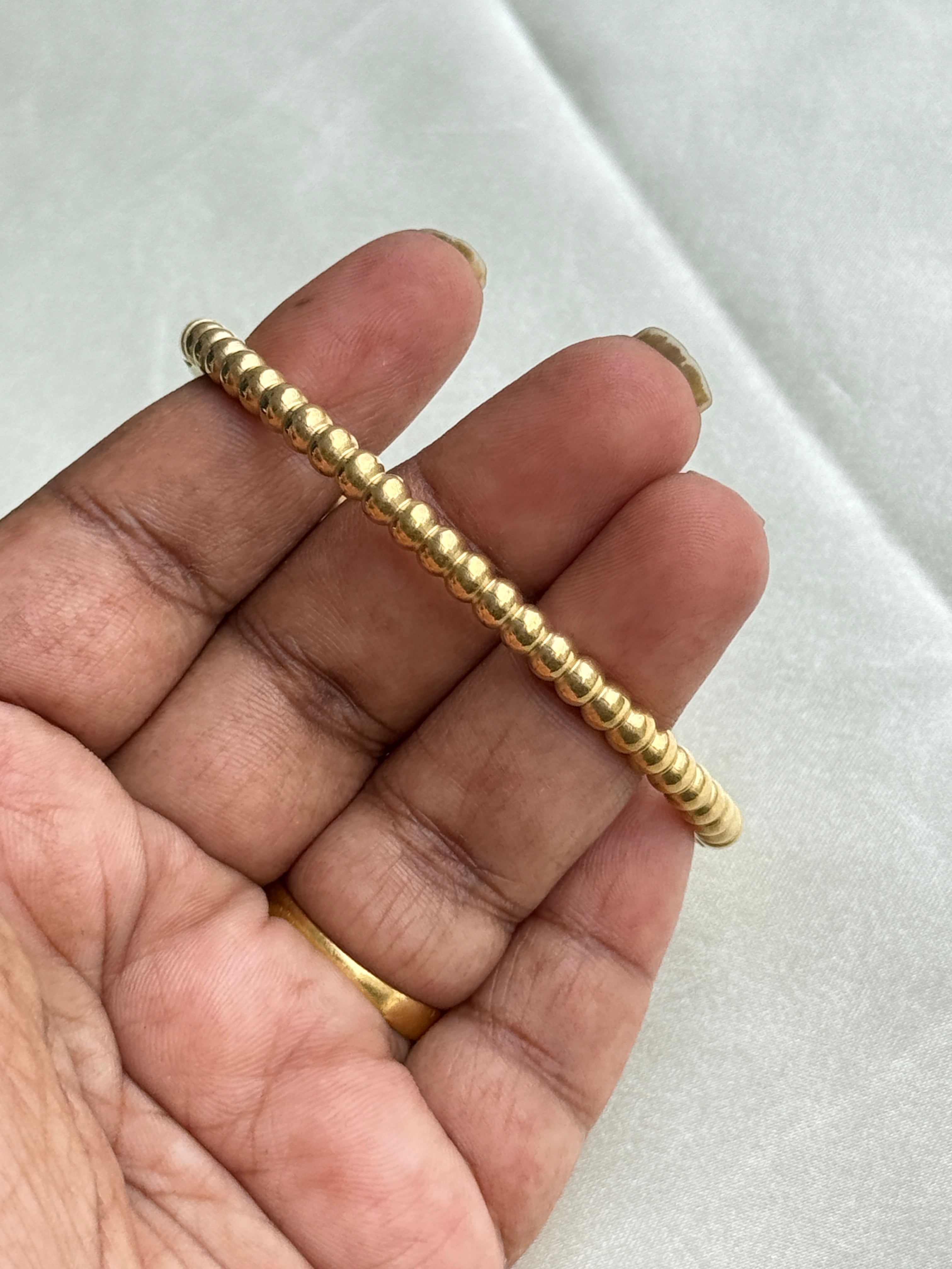 Ab023 dot style Anti tarnish bracelet