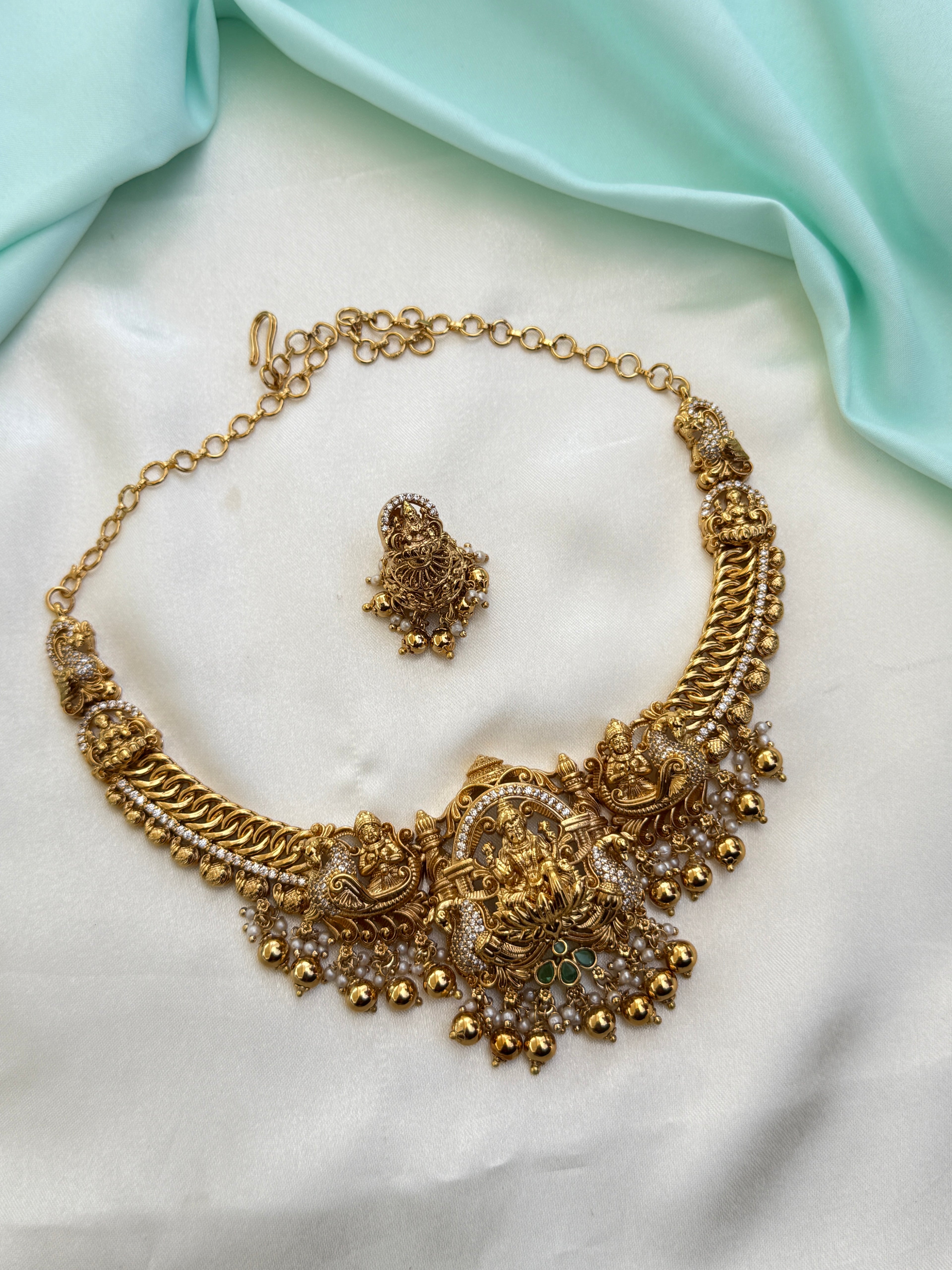 Ns813 nakshi Lakshmidevi kante neckset with gold ball