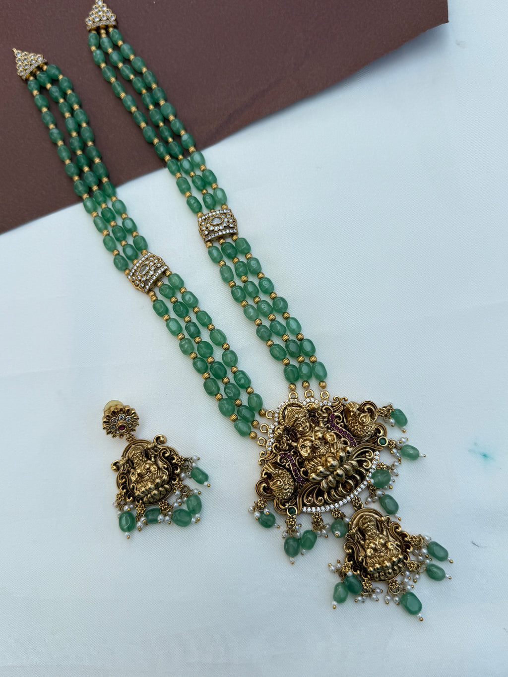 Ns727 lakshmidevi peacock with green beads neckset