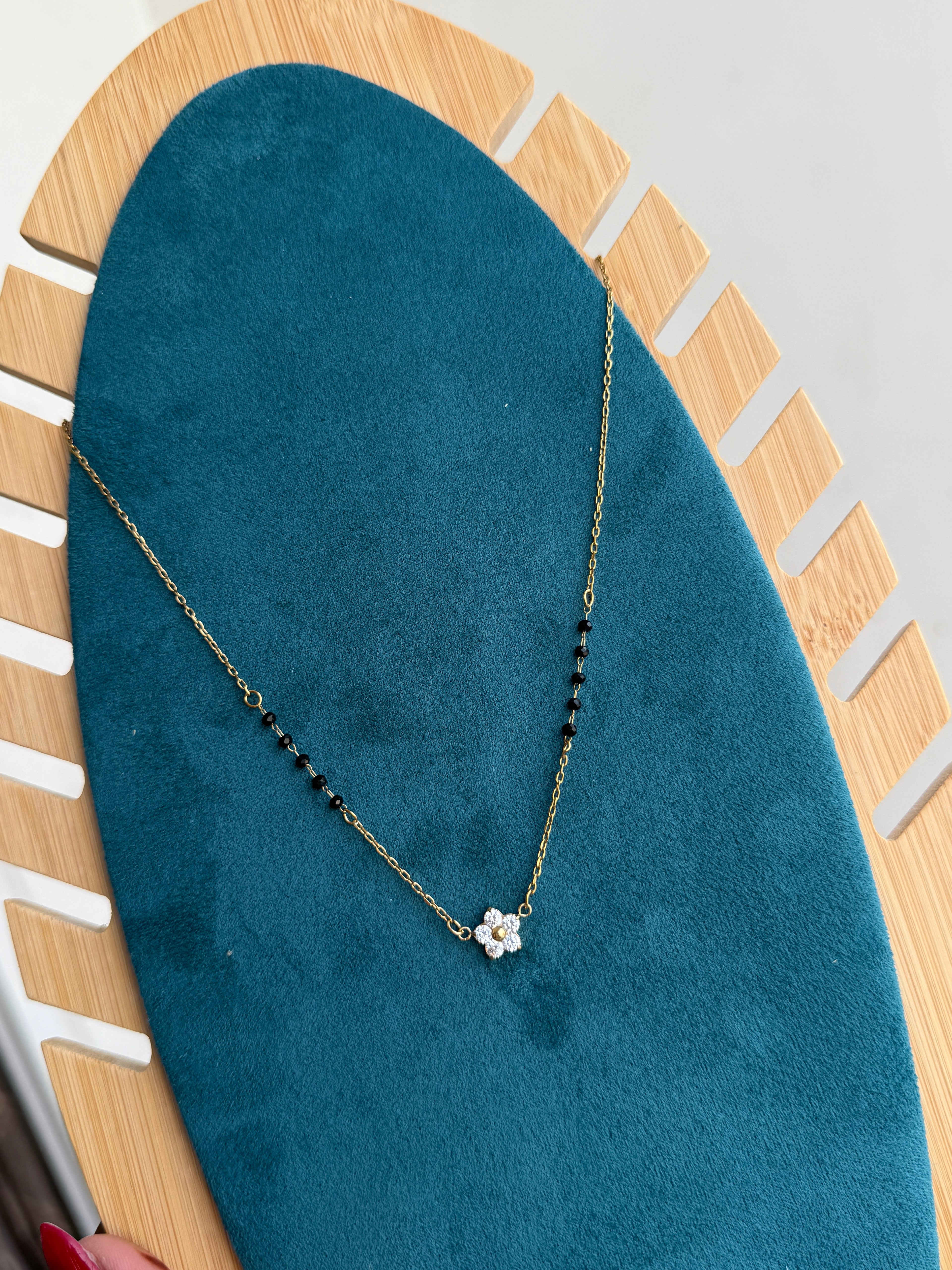 Bb114 flower anti tarnish black beads