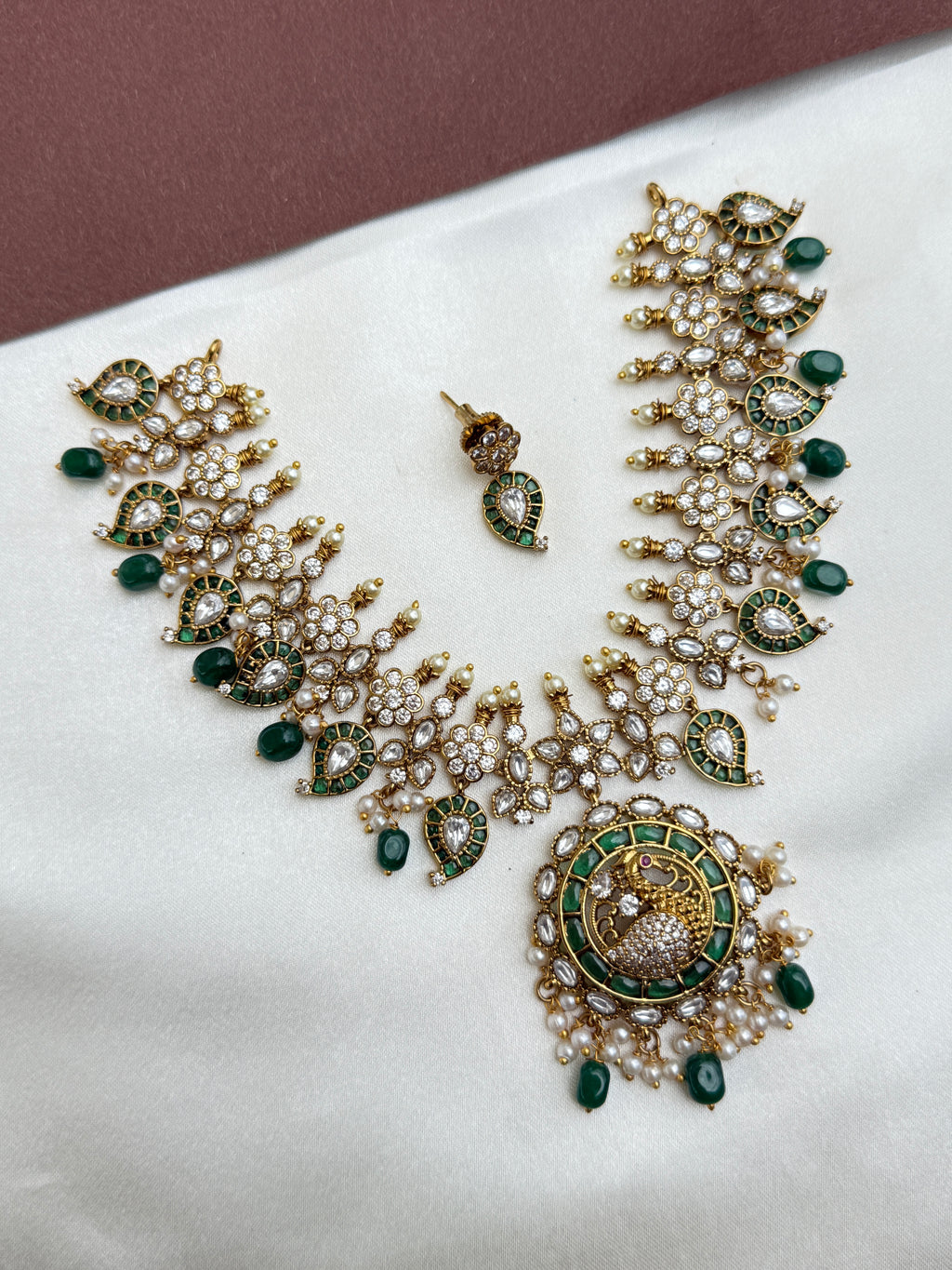 Ns341 Emerald moissanite mango neckset