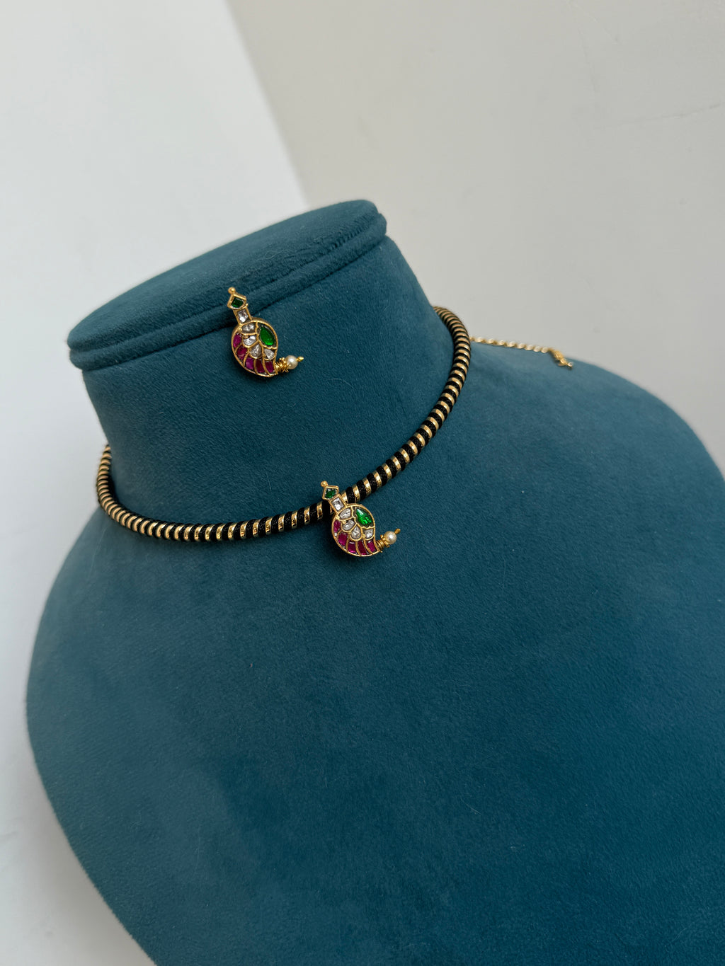 Hs020 hasli with jadau kundan mango pendent with earrings