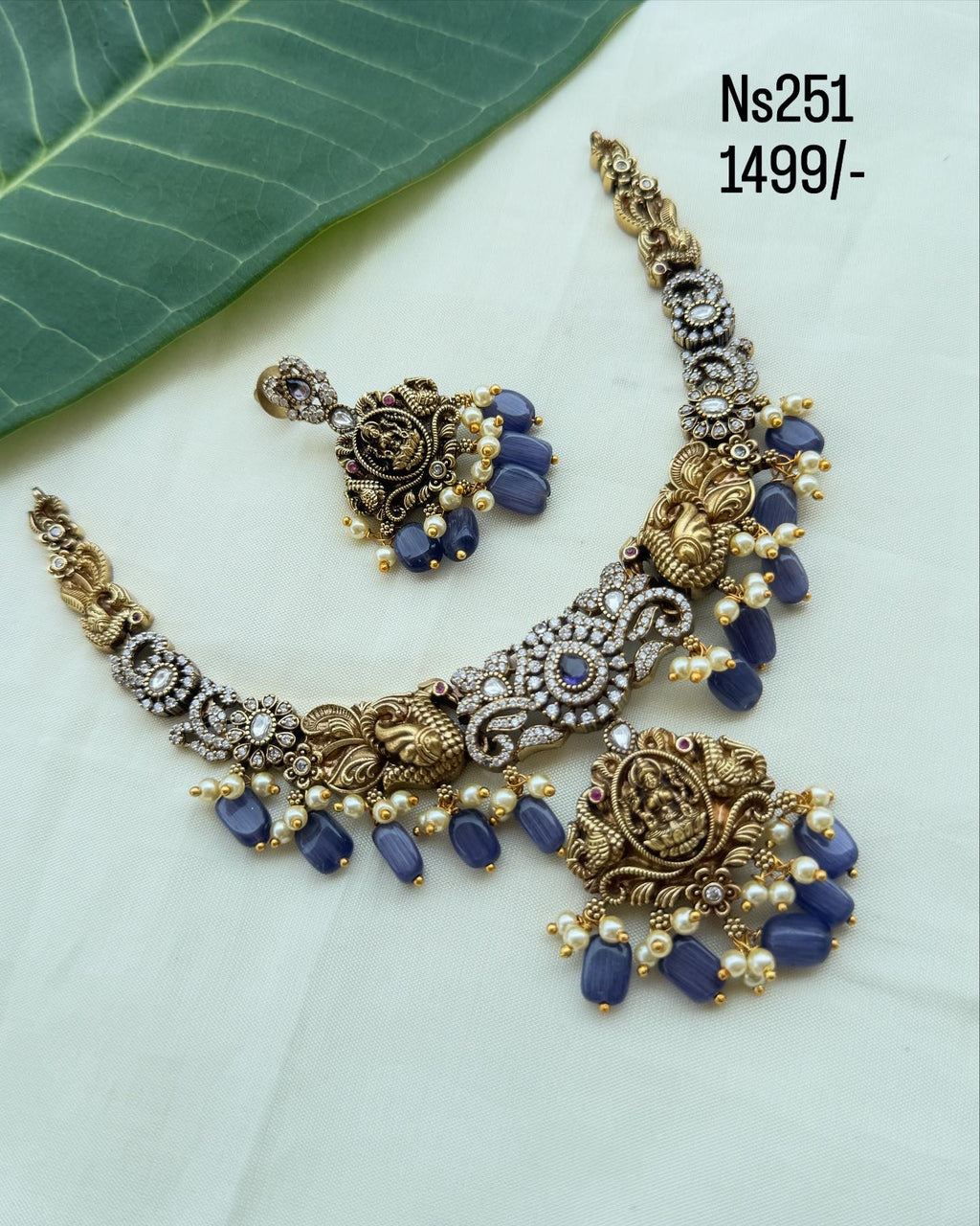 Ns251 Victorian purple beads neckset