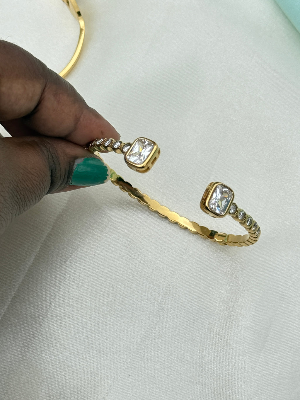 Ab594 anti tarnish 2stone 2:4 to 2:6 size opeanable kada bracelet