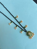 Single line short blackbeads with Kundan pearls