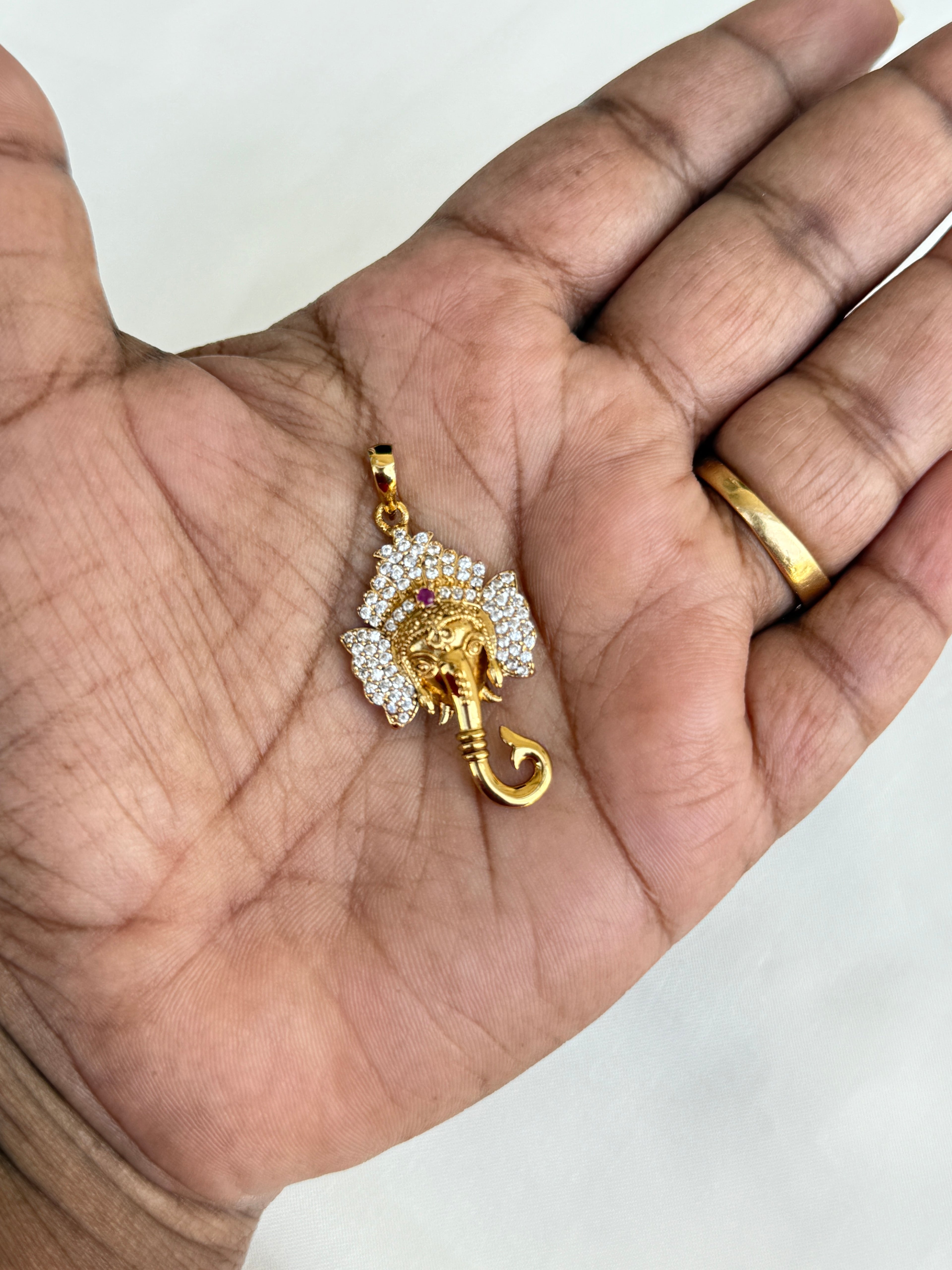 L005 lord Ganesha pendant