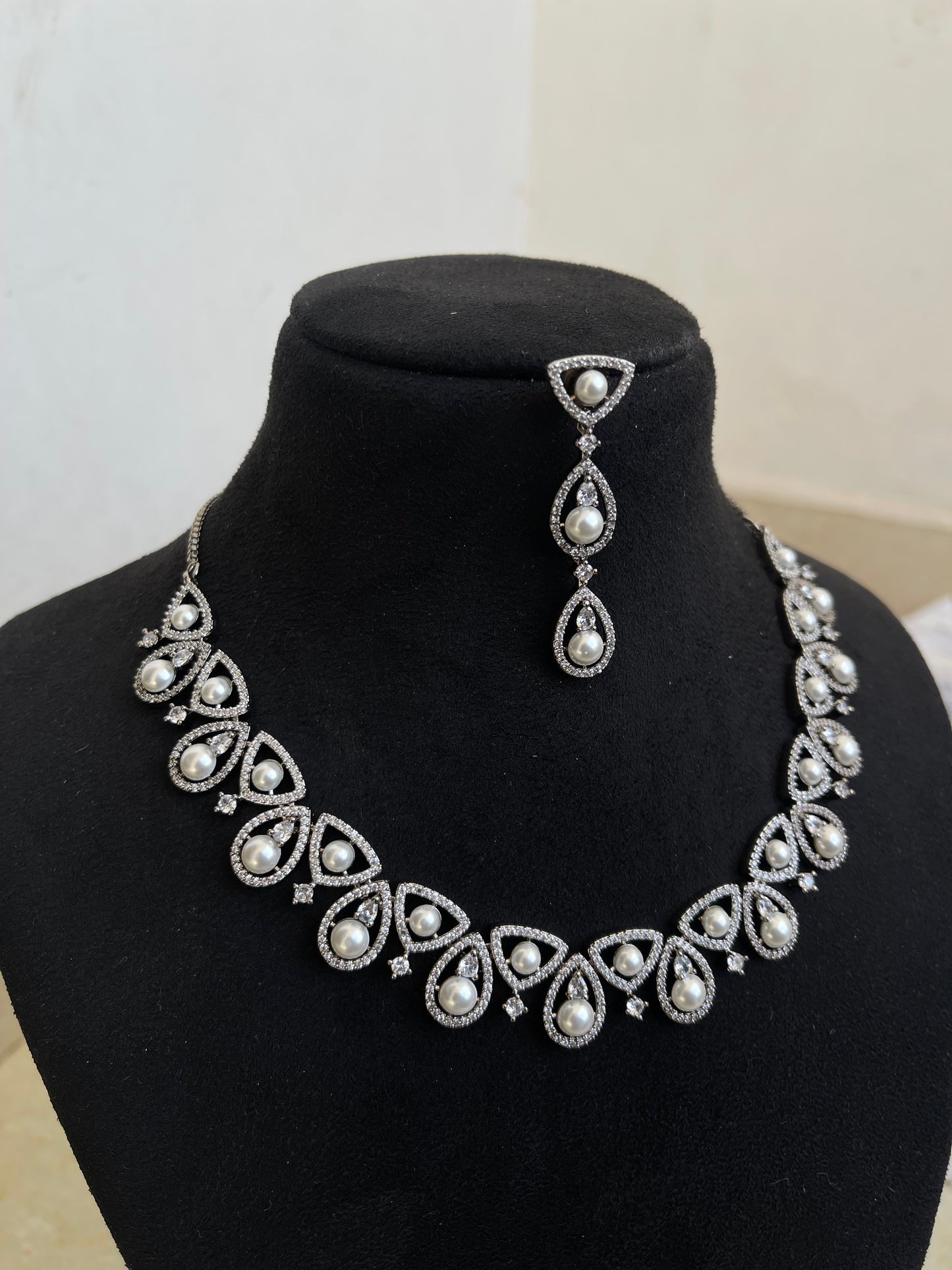 Zircon pearl neckset with earrings