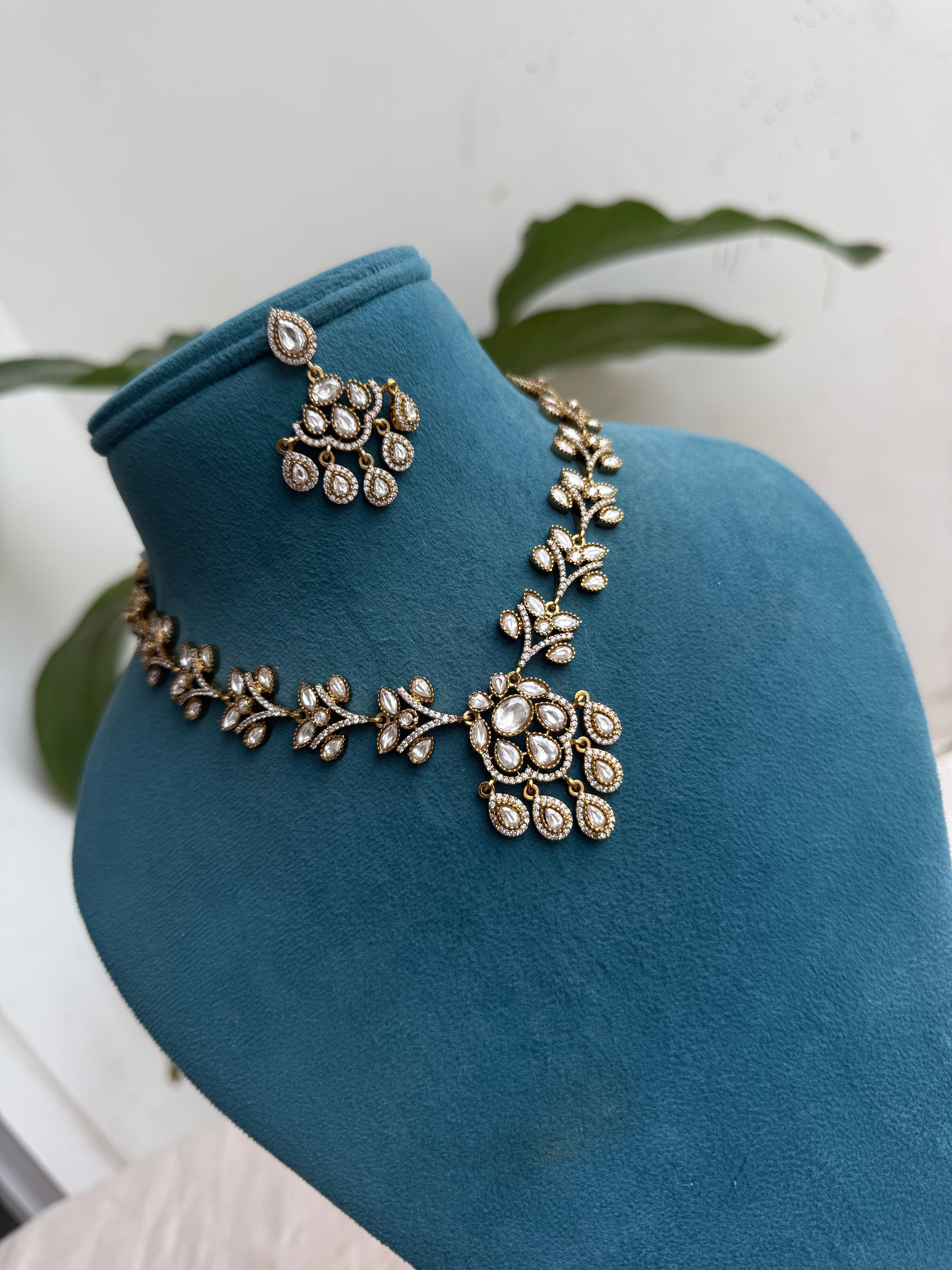 Ns434 moissanite neckset