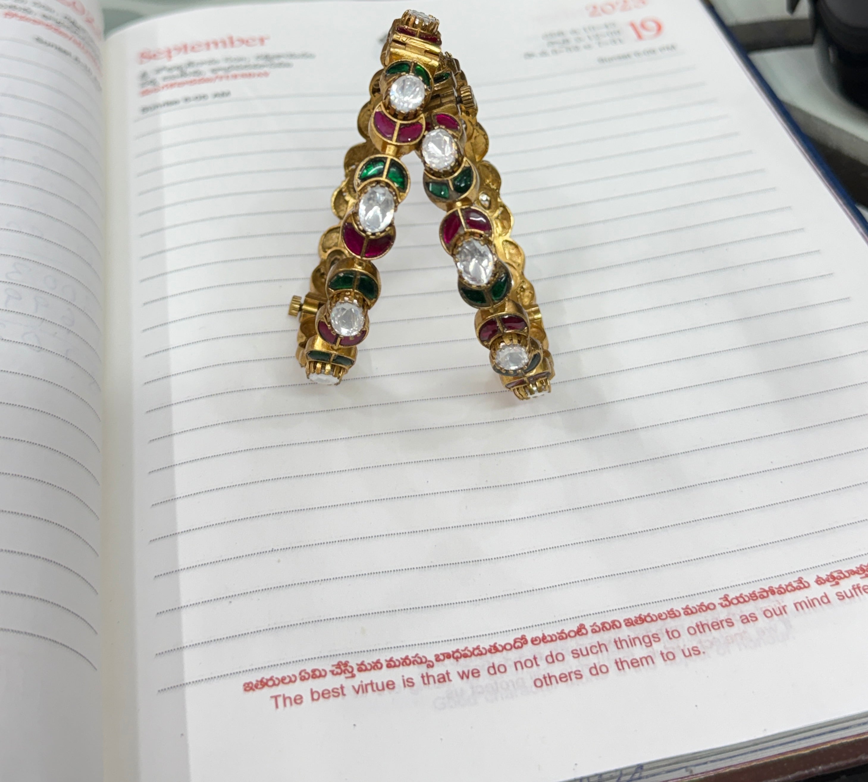 Sb615 jadau kundan moissanite openable bangles