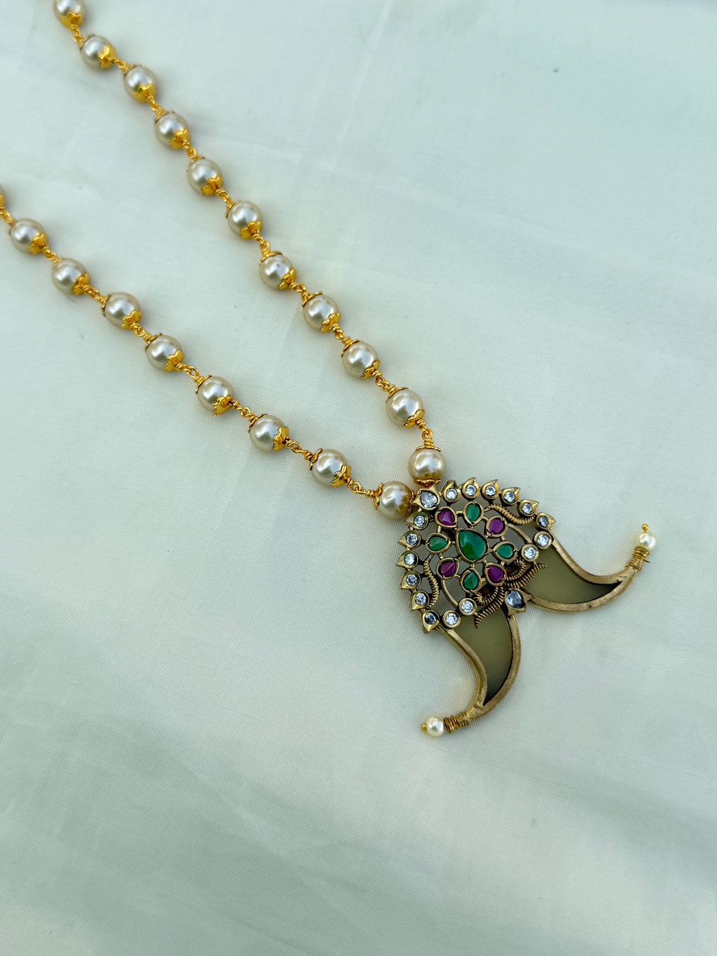 Pg001 multi puligoru pendant with pearl chain