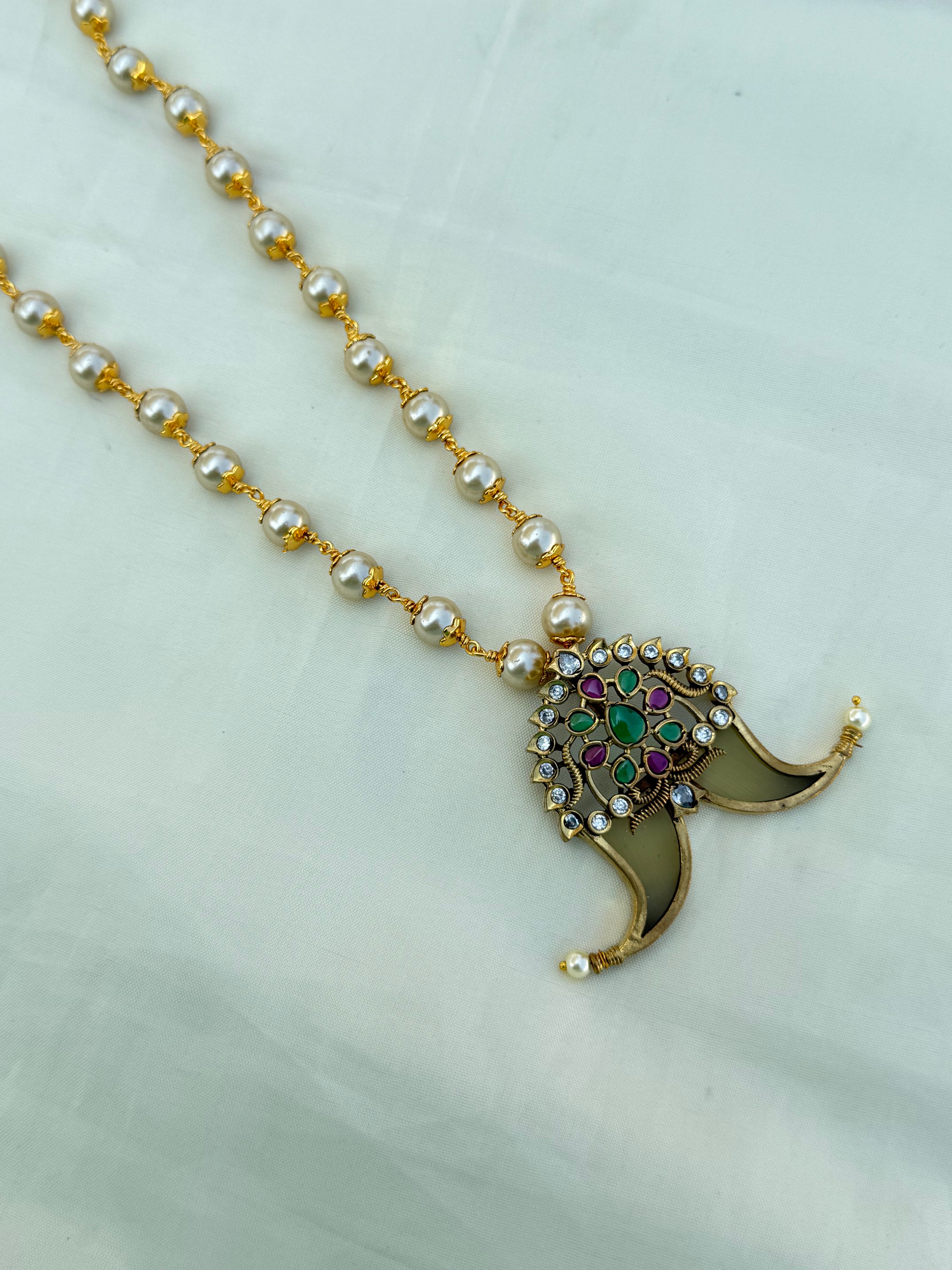 Pg001 multi puligoru pendant with pearl chain
