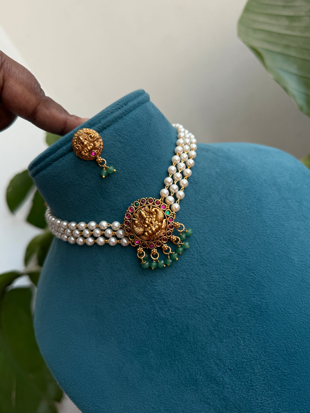 Ch020 3 lines Lakshmi devi pearl choker