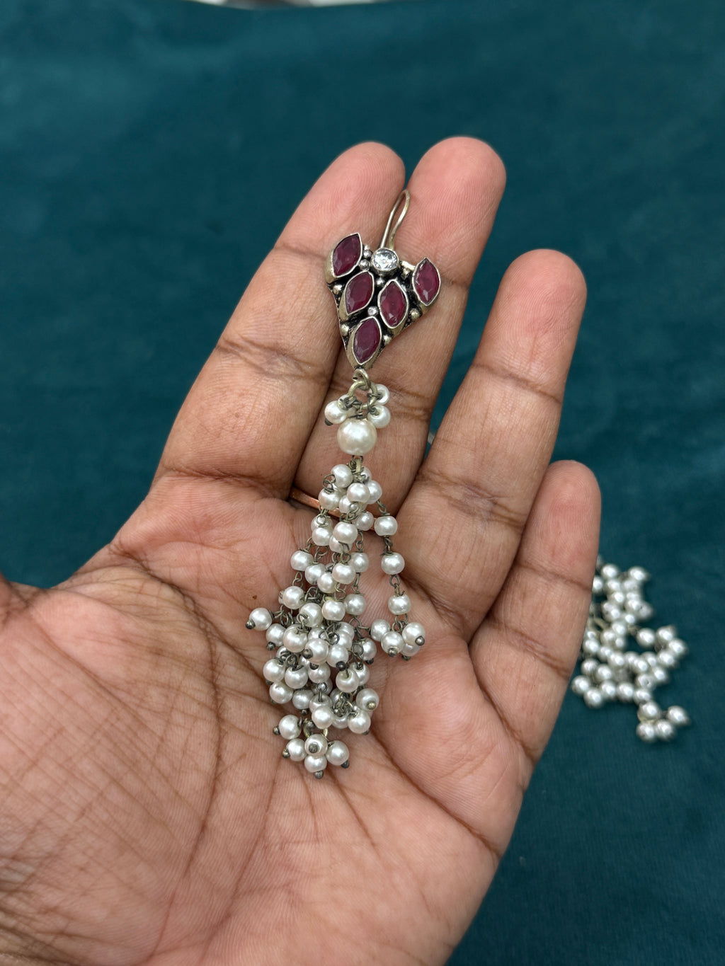 Ruby hook hanging pearl earrings