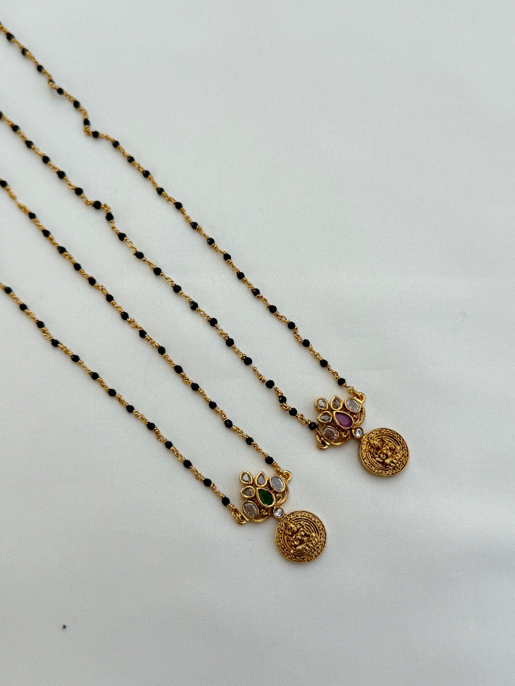 Bb026 single line lakshmi Devi blackbeads