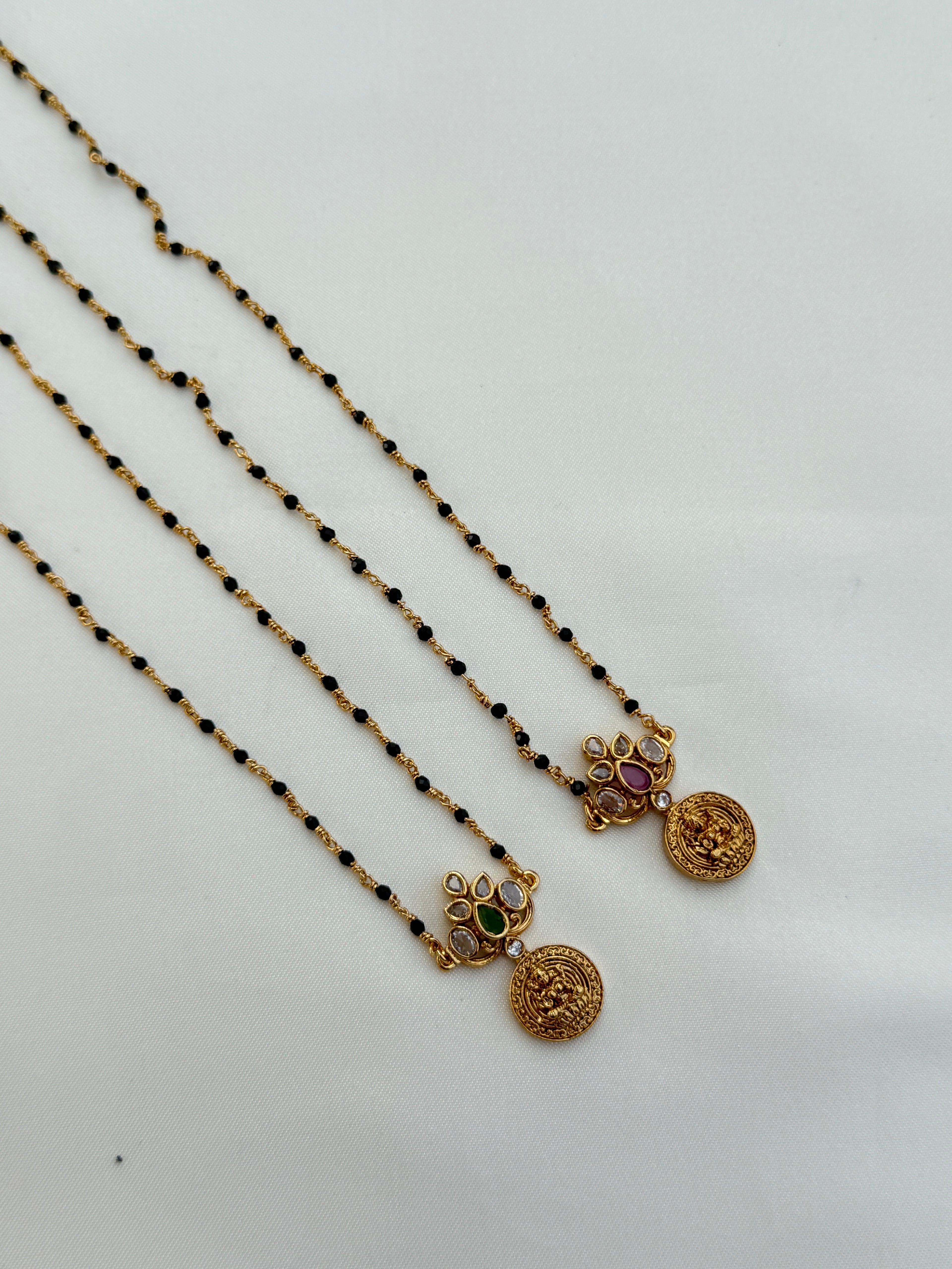 Bb026 single line lakshmi Devi blackbeads