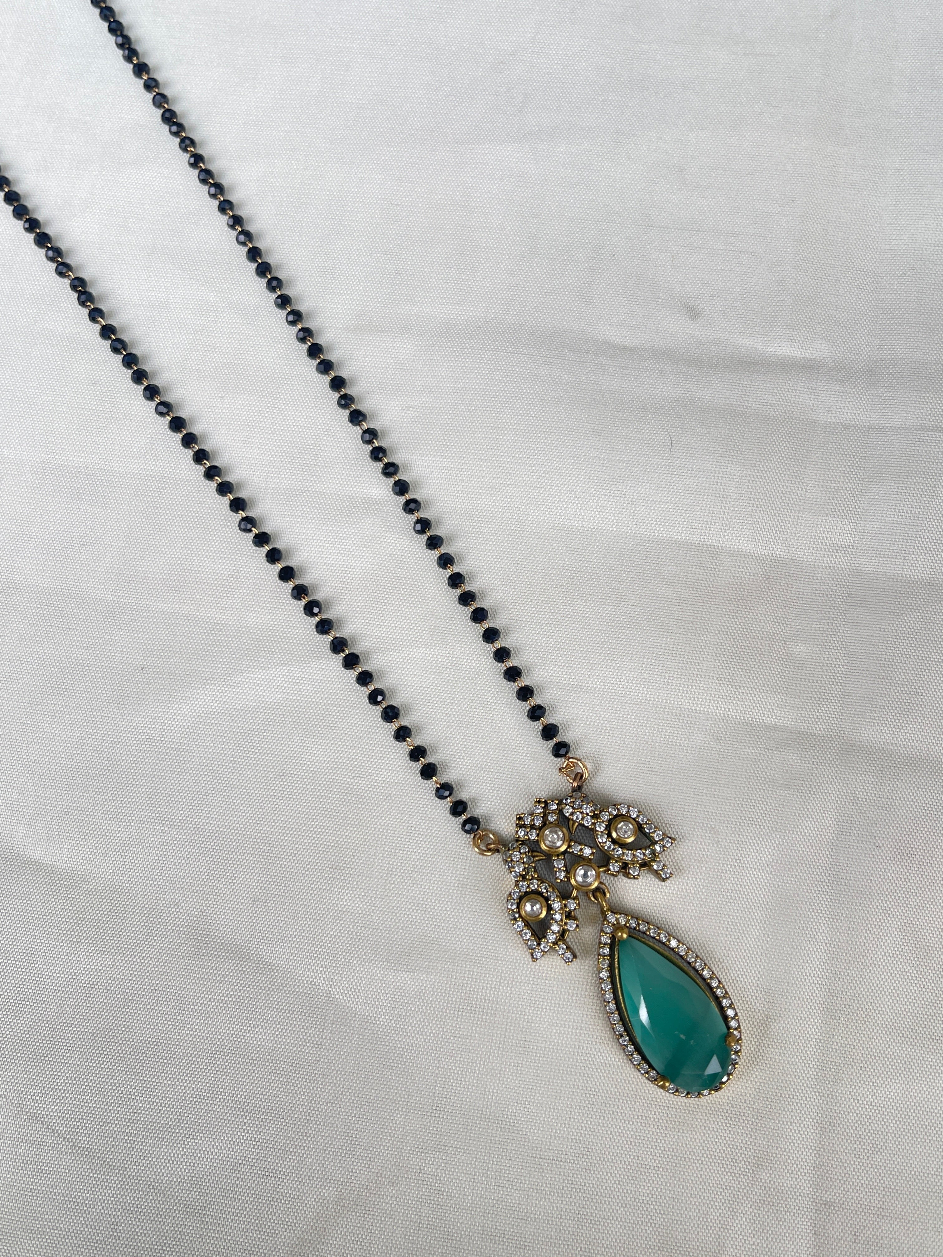 Single line blackbeads with parrot pendant bb1717