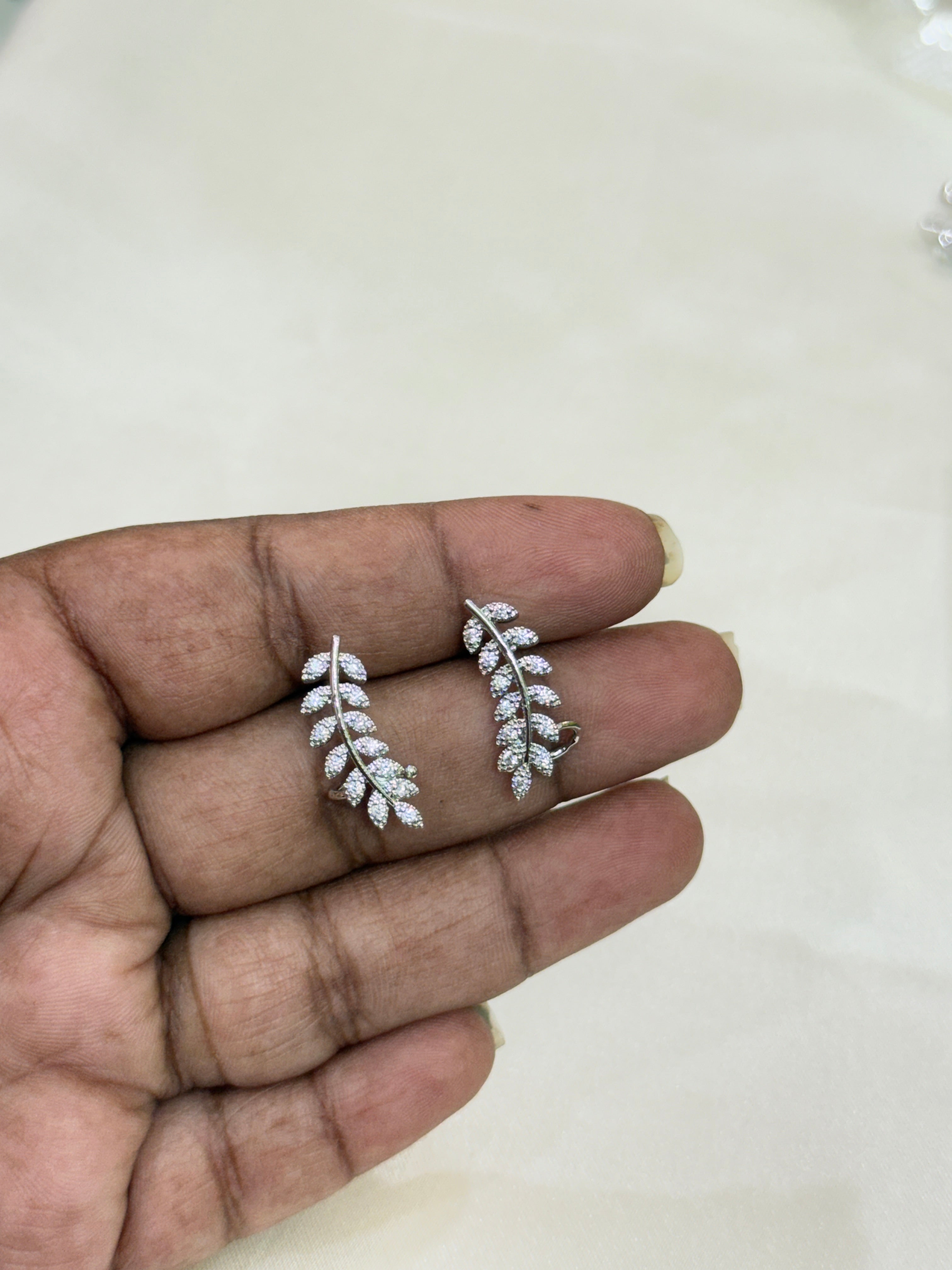 Ec002 leaf earcuffs