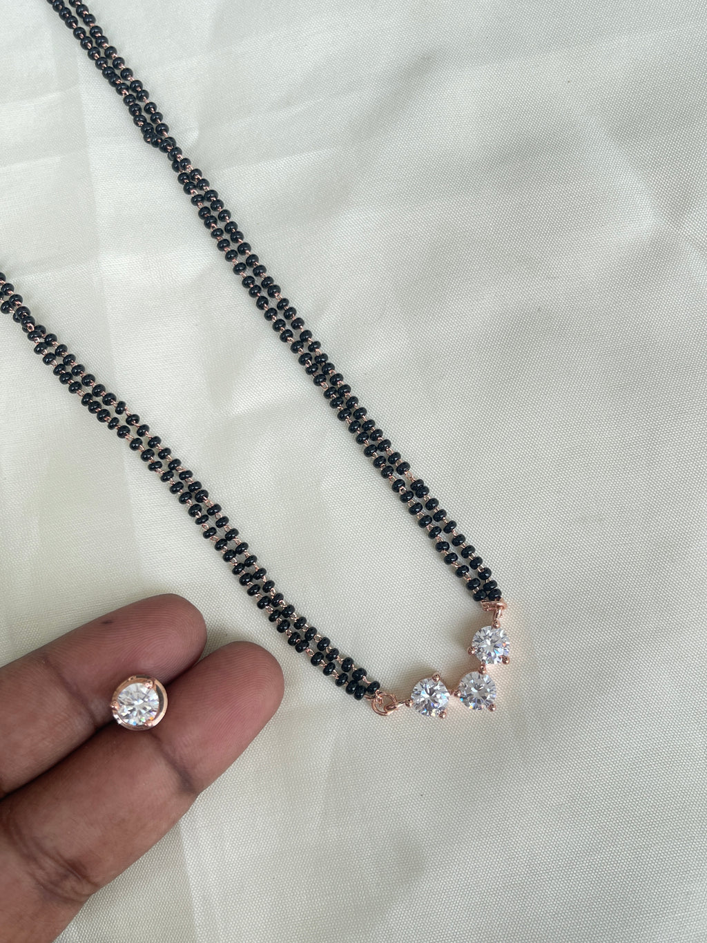 3 stone rosegold 2 lines short blackbeads bb1621