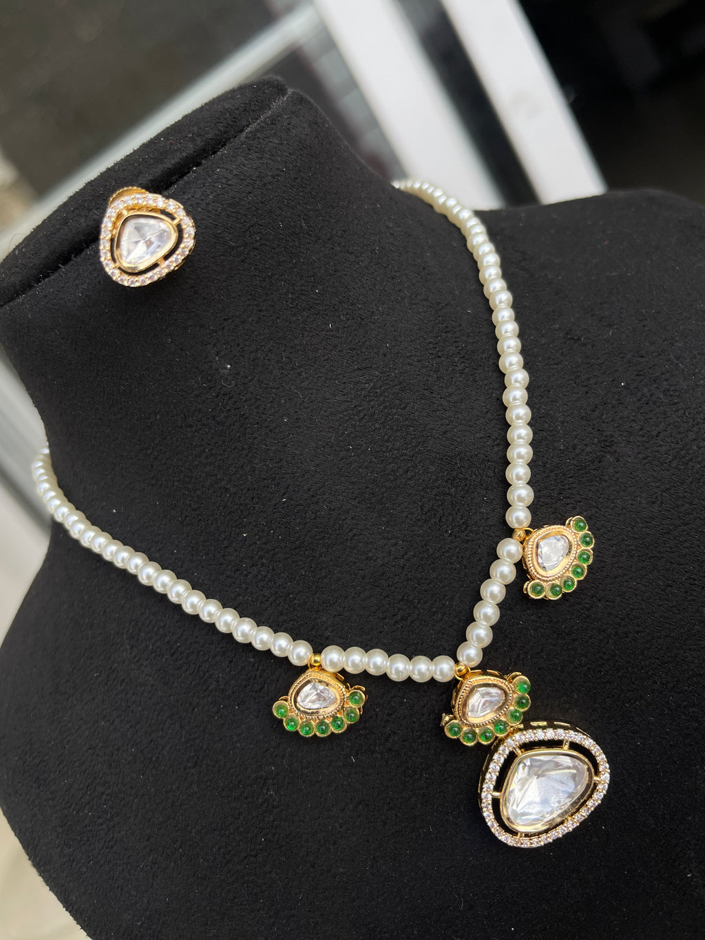 Single line pearl Kundan pendent pc007